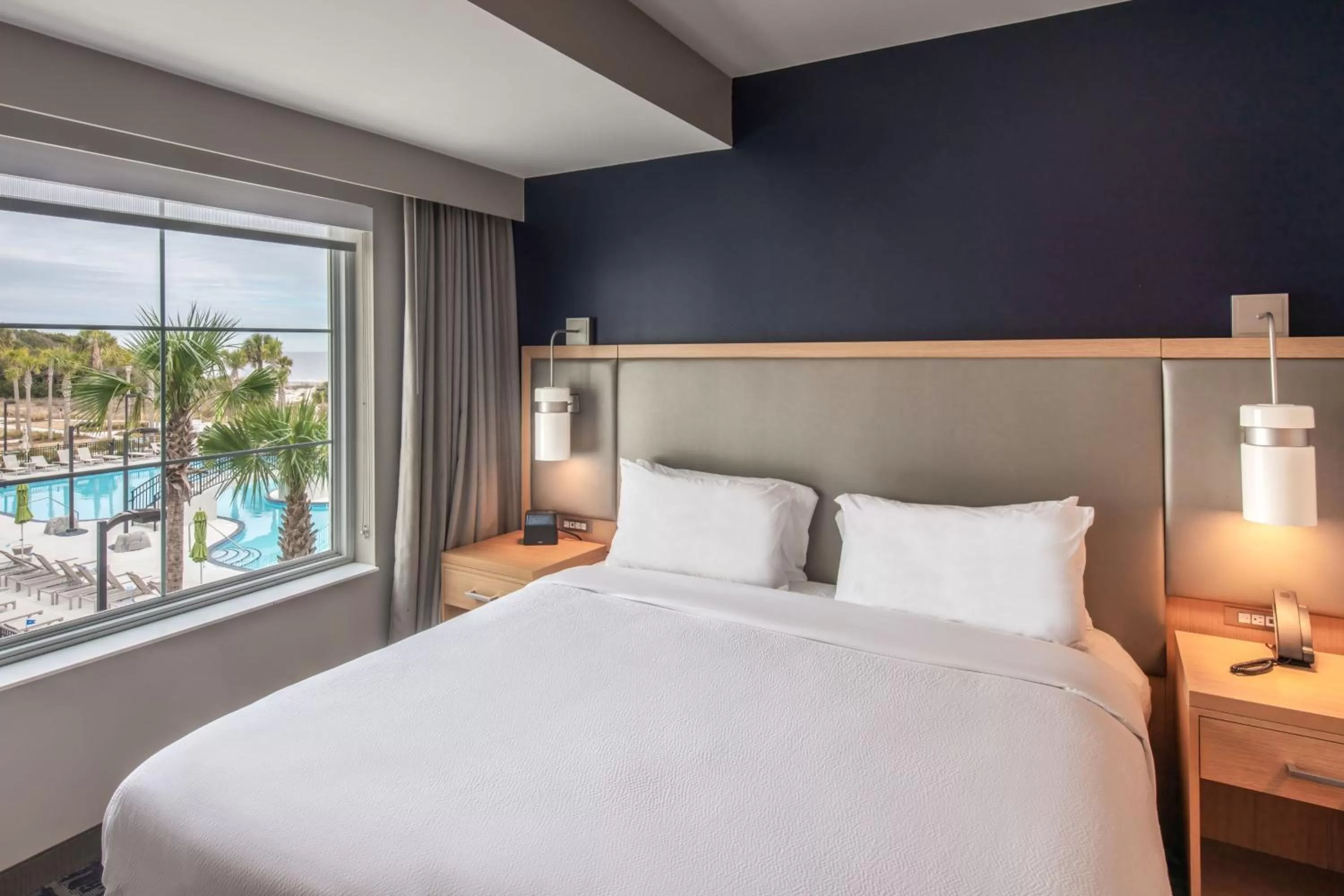 Photo of the whole room, Bed in Residence Inn by Marriott Jekyll Island