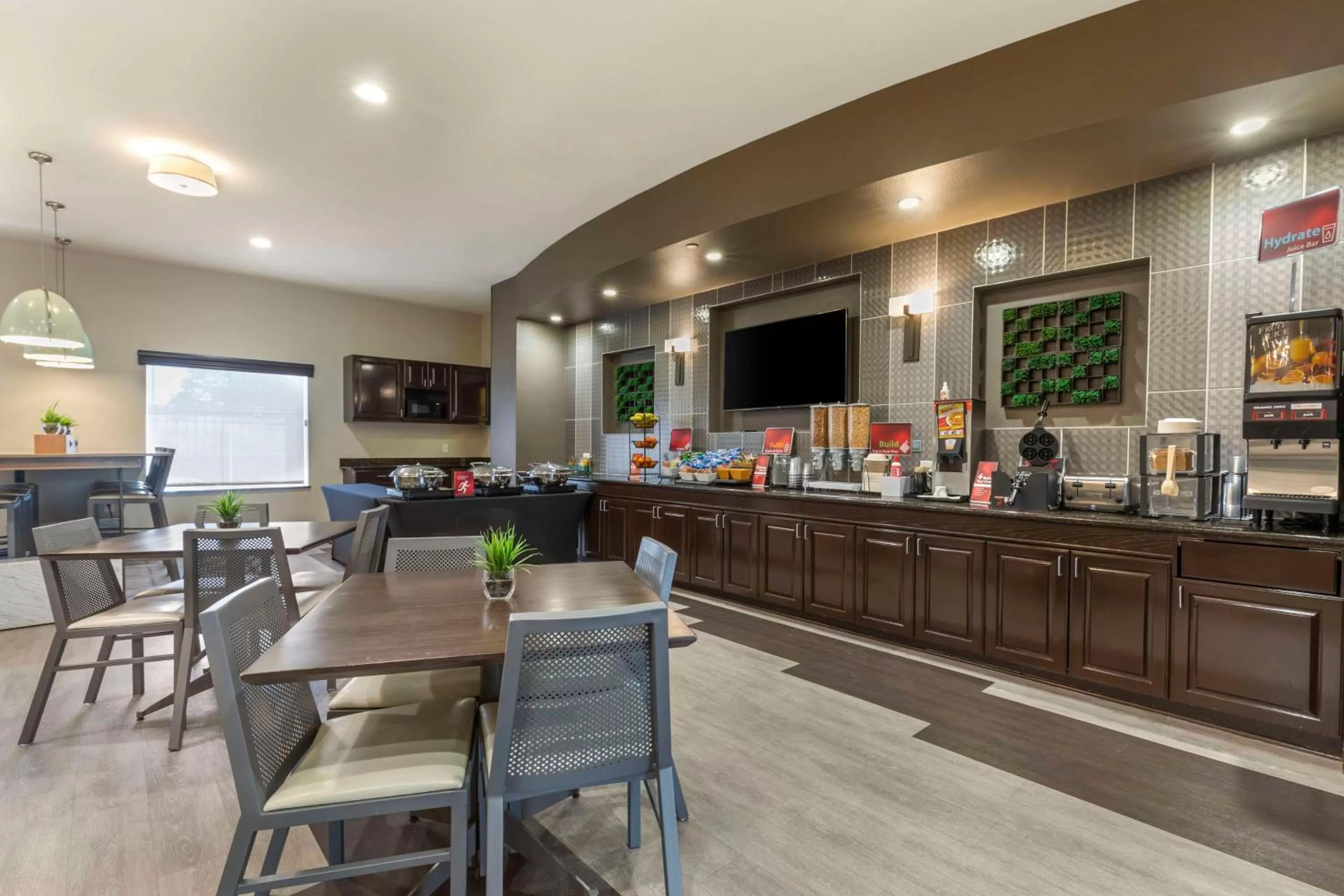 Breakfast in Best Western Plus Duncanville Dallas