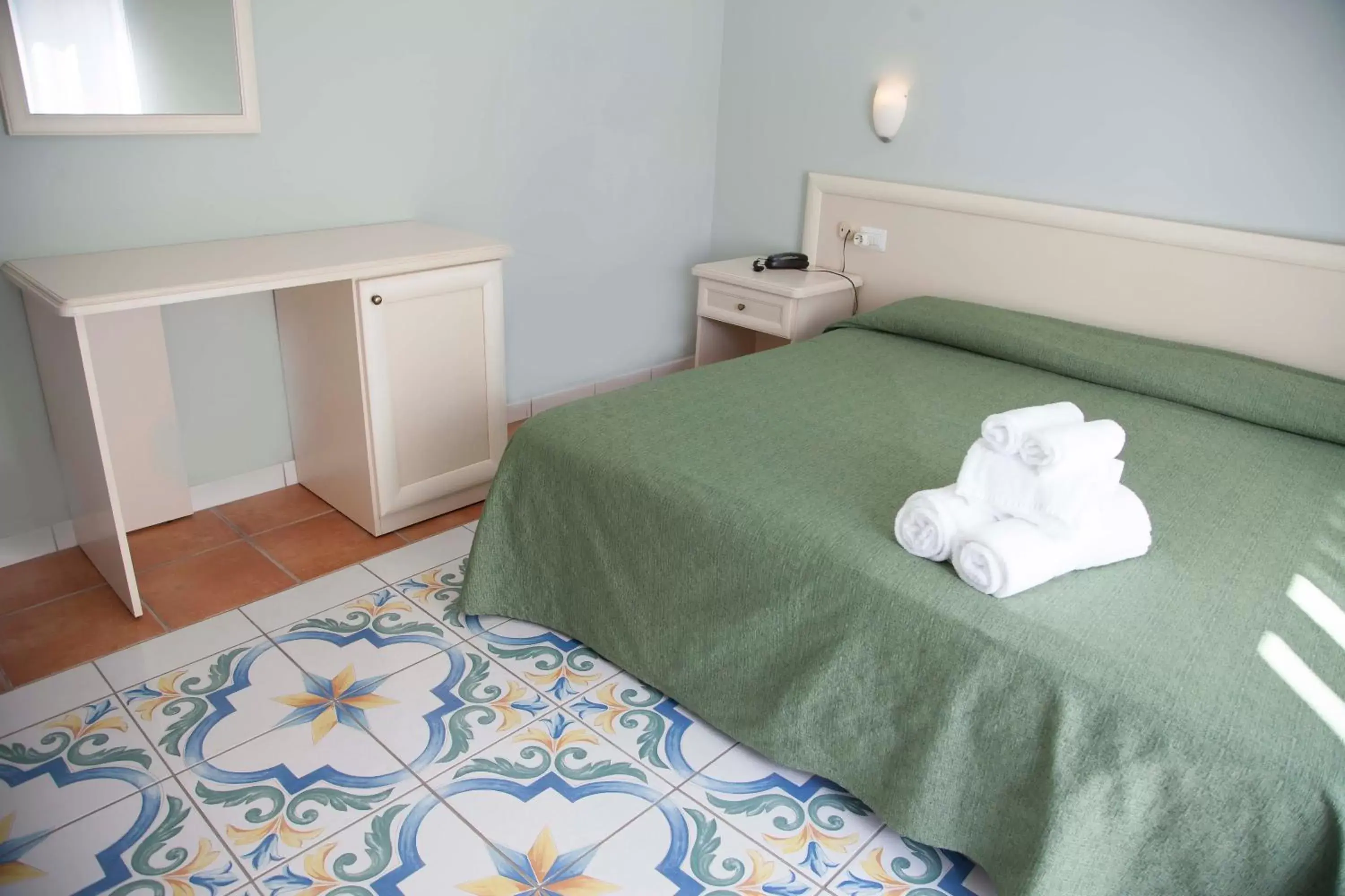 Standard Quadruple Room in Medea Beach Resort Standard Quadruple Room in Medea Beach Resort