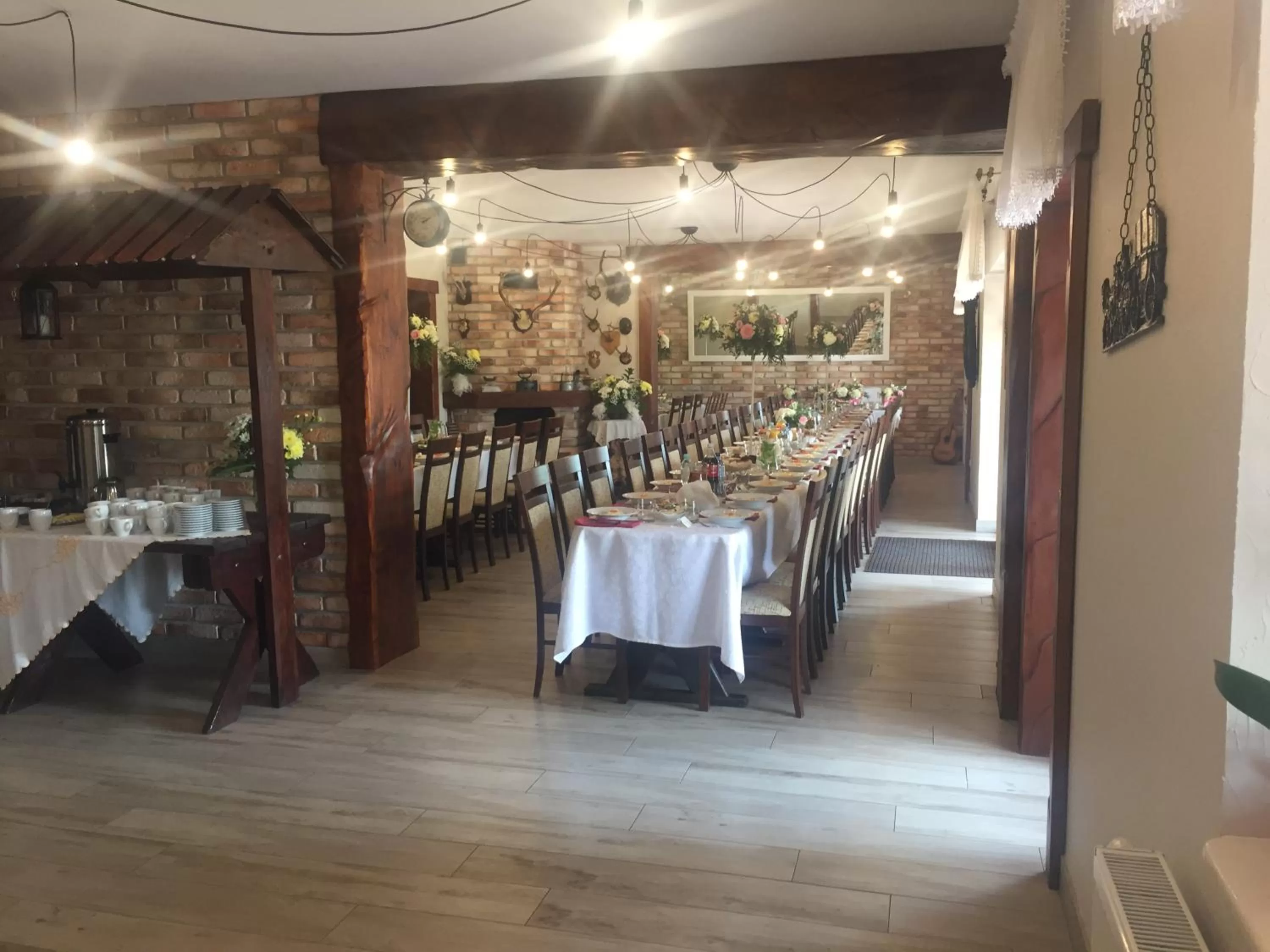 Restaurant/Places to Eat in Stajnia pod Dębem