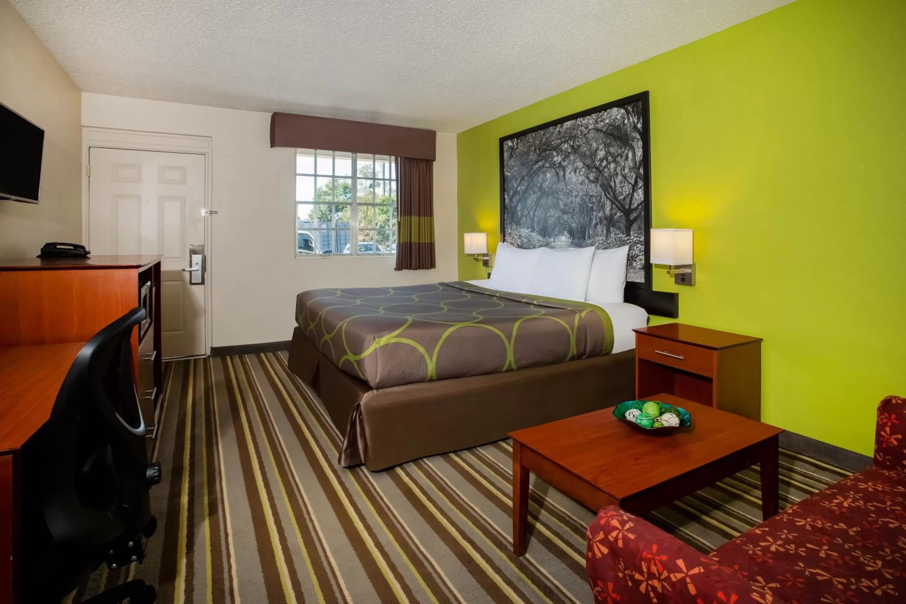 Photo of the whole room, Bed in Super 8 by Wyndham Lake City