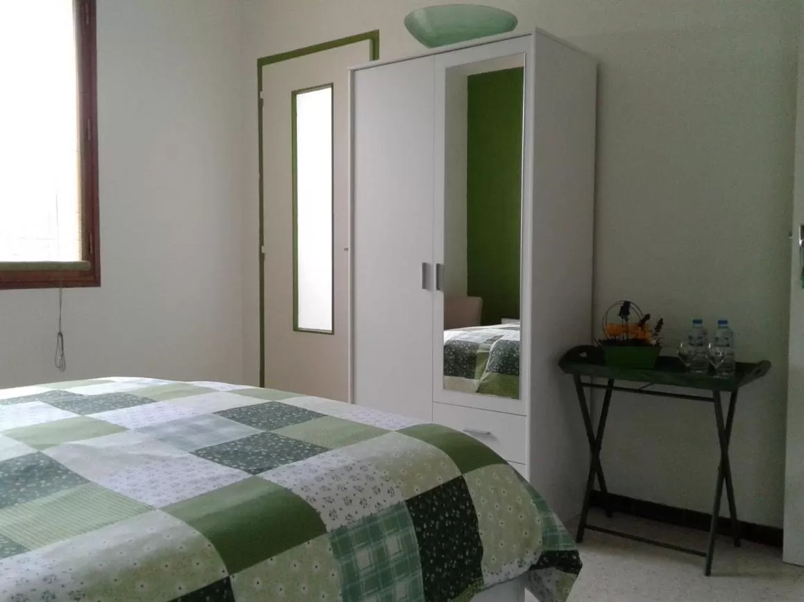 Photo of the whole room, Bed in Bnb Castellane