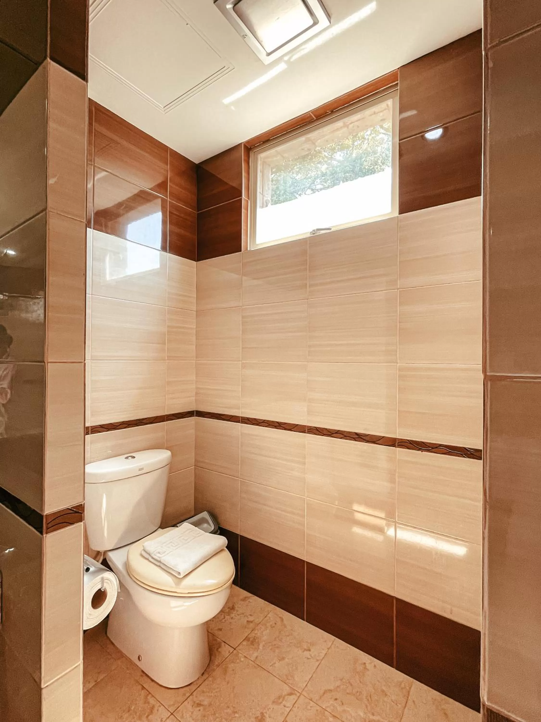 Toilet in Corto del Mar Hotel