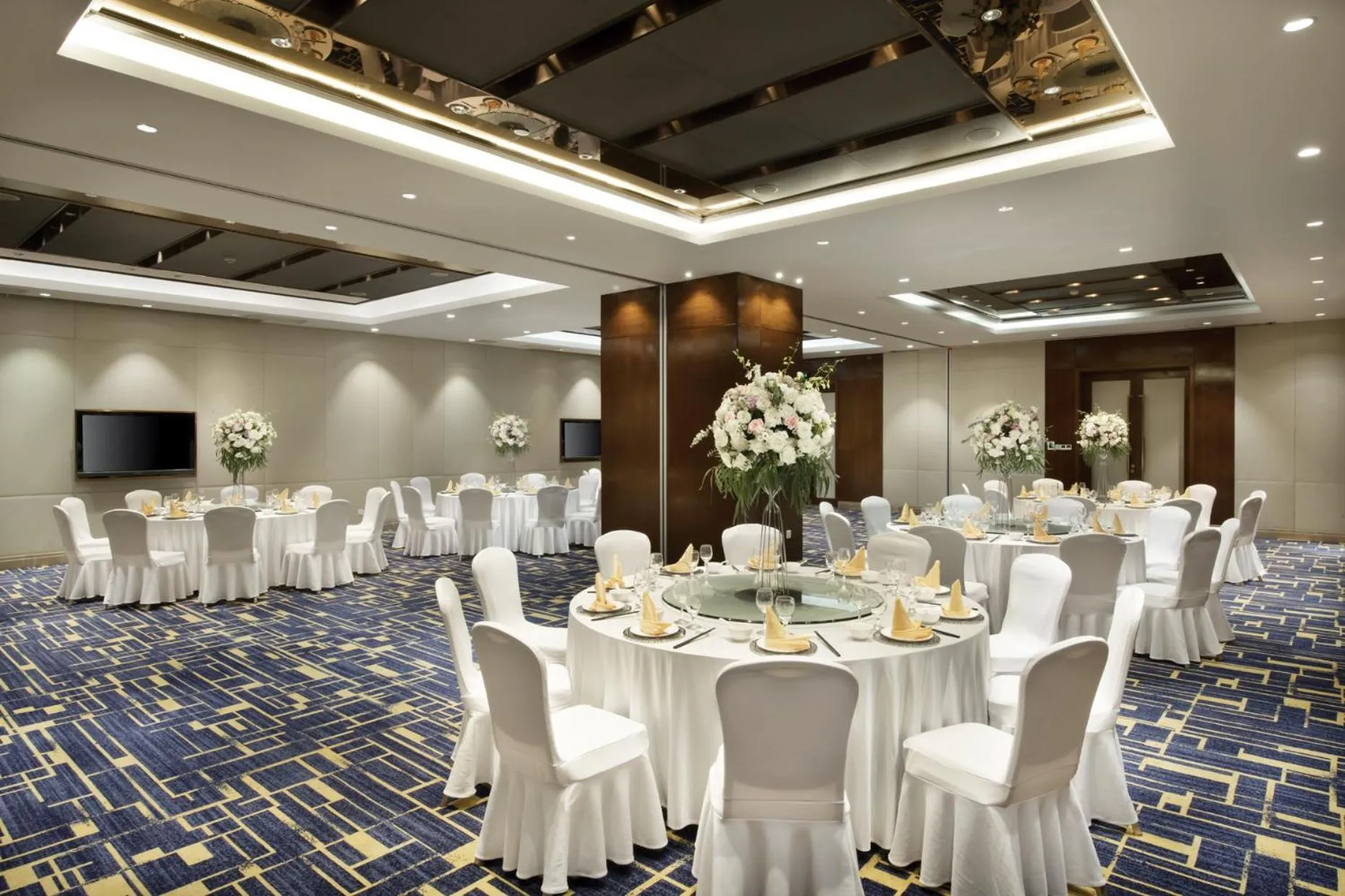 Meeting/conference room in Crowne Plaza Nanchang Riverside, an IHG Hotel