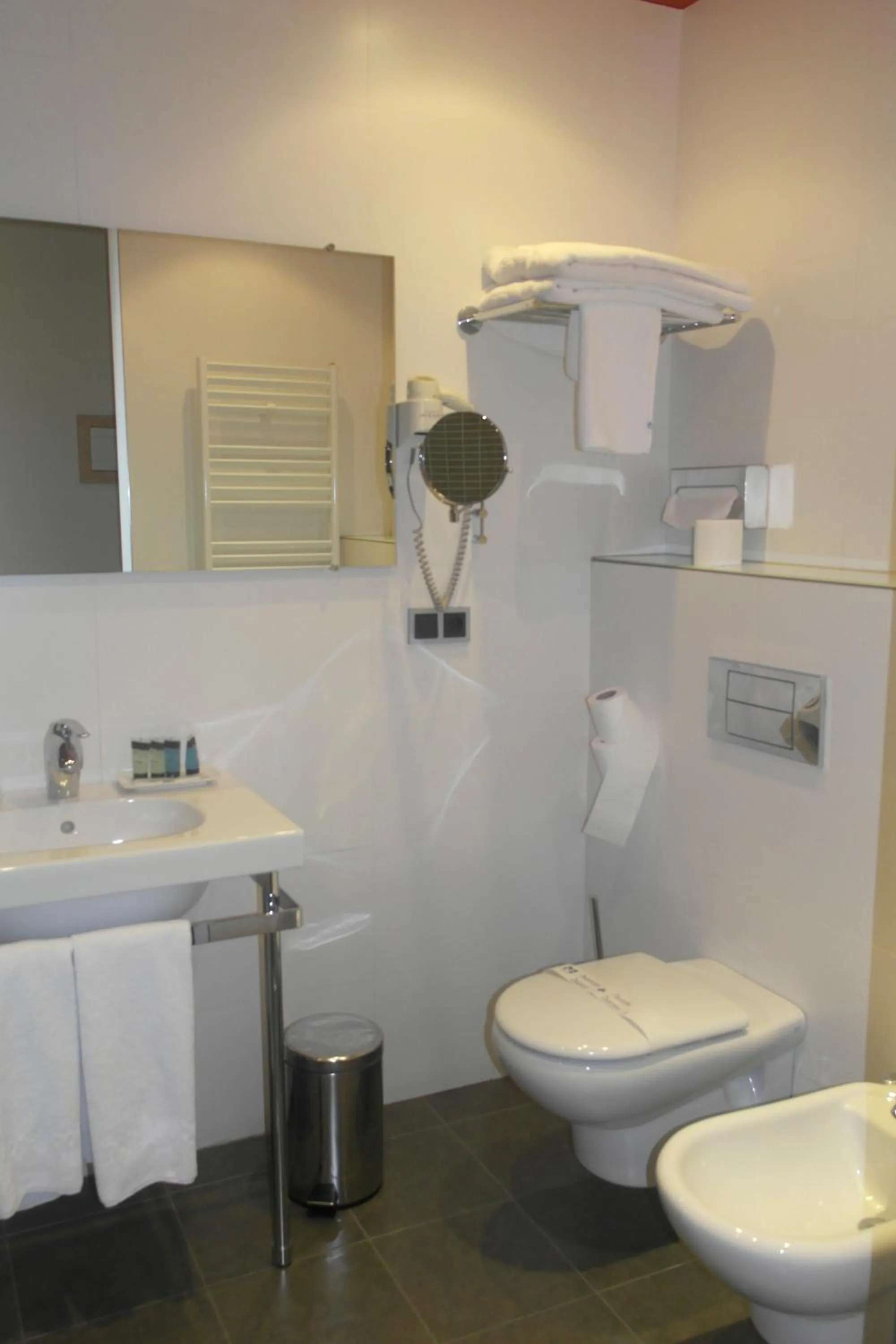 Bathroom in Gobeo Park