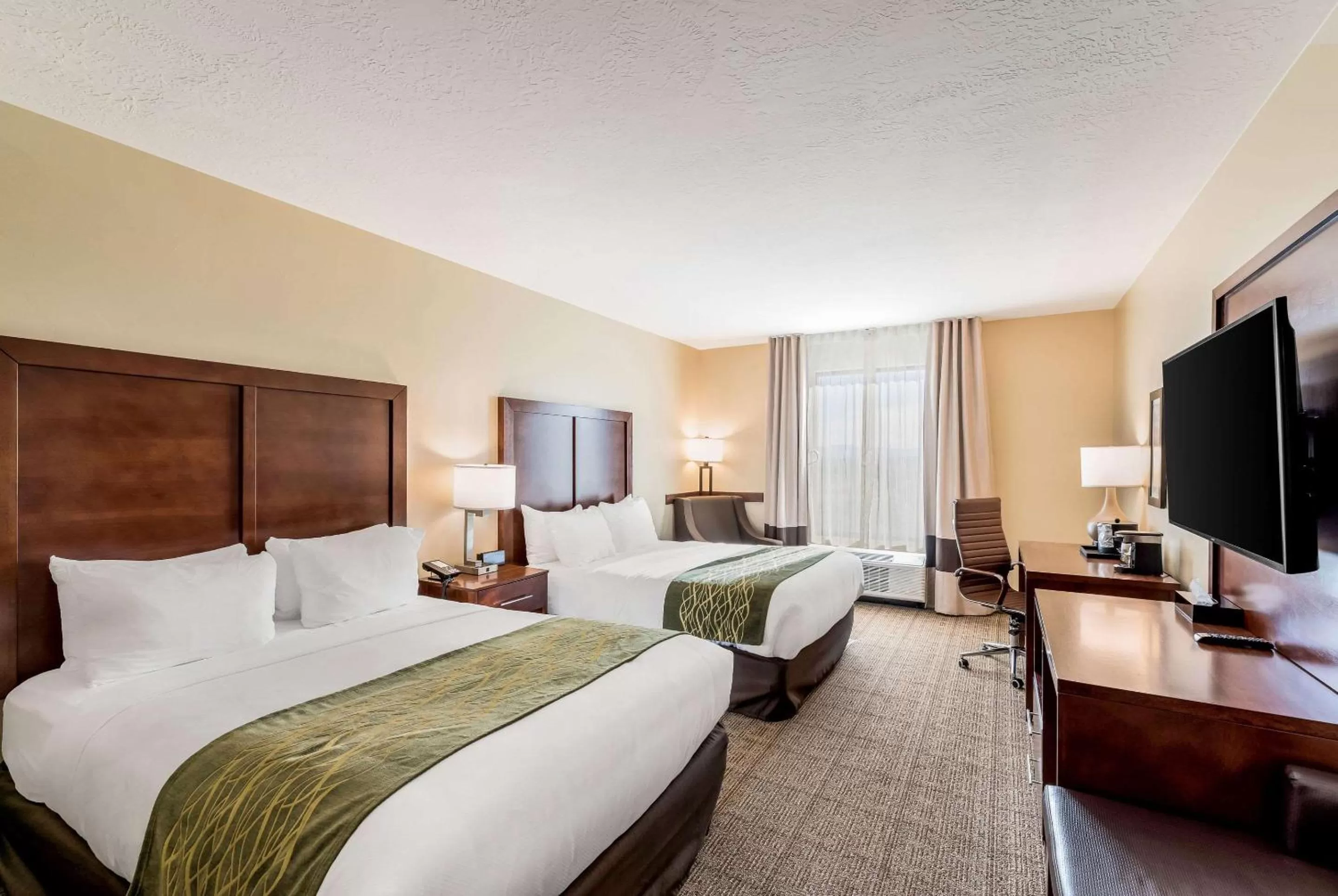 Photo of the whole room, Bed in Comfort Inn & Suites Zion Park Area