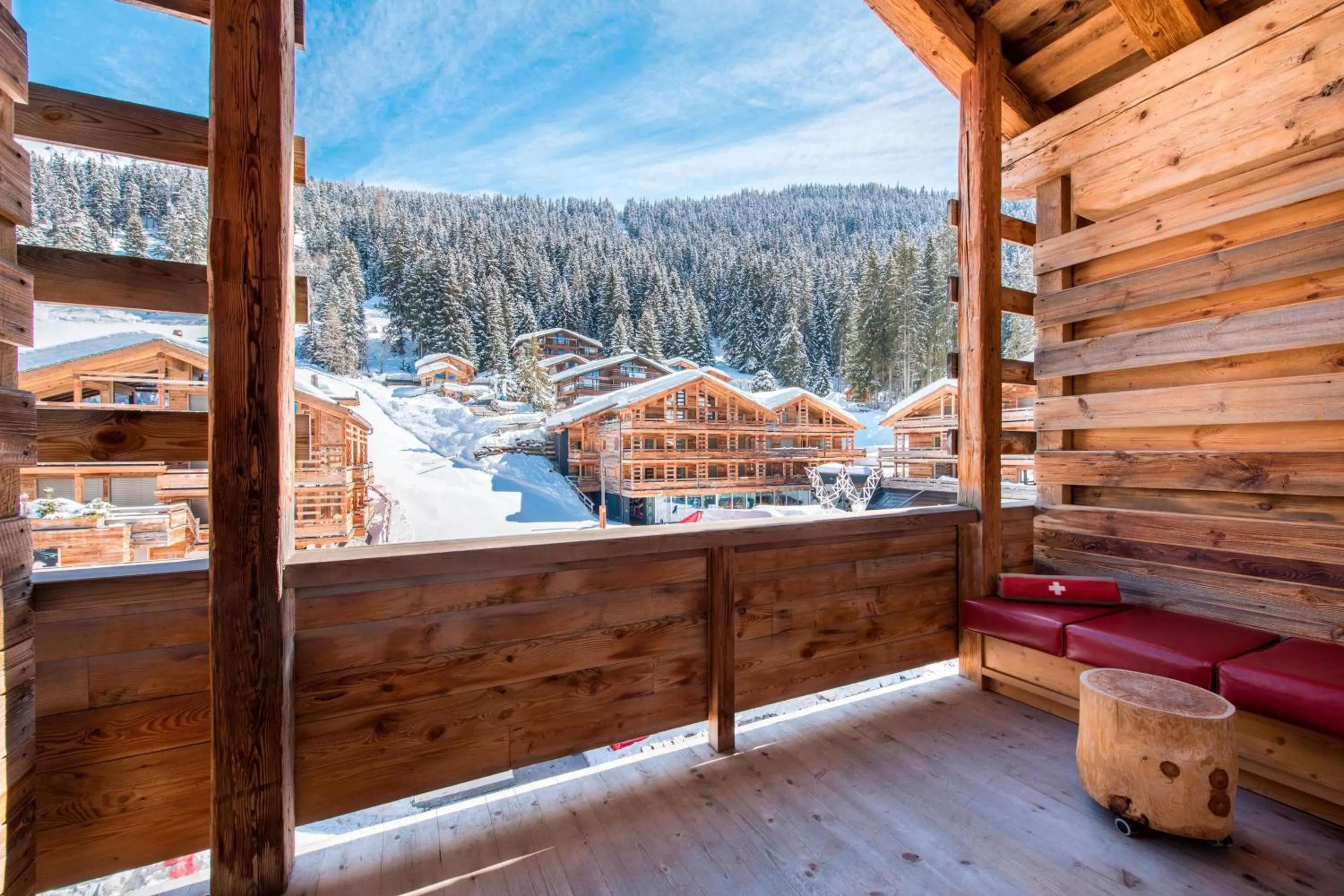 Photo of the whole room in W Verbier