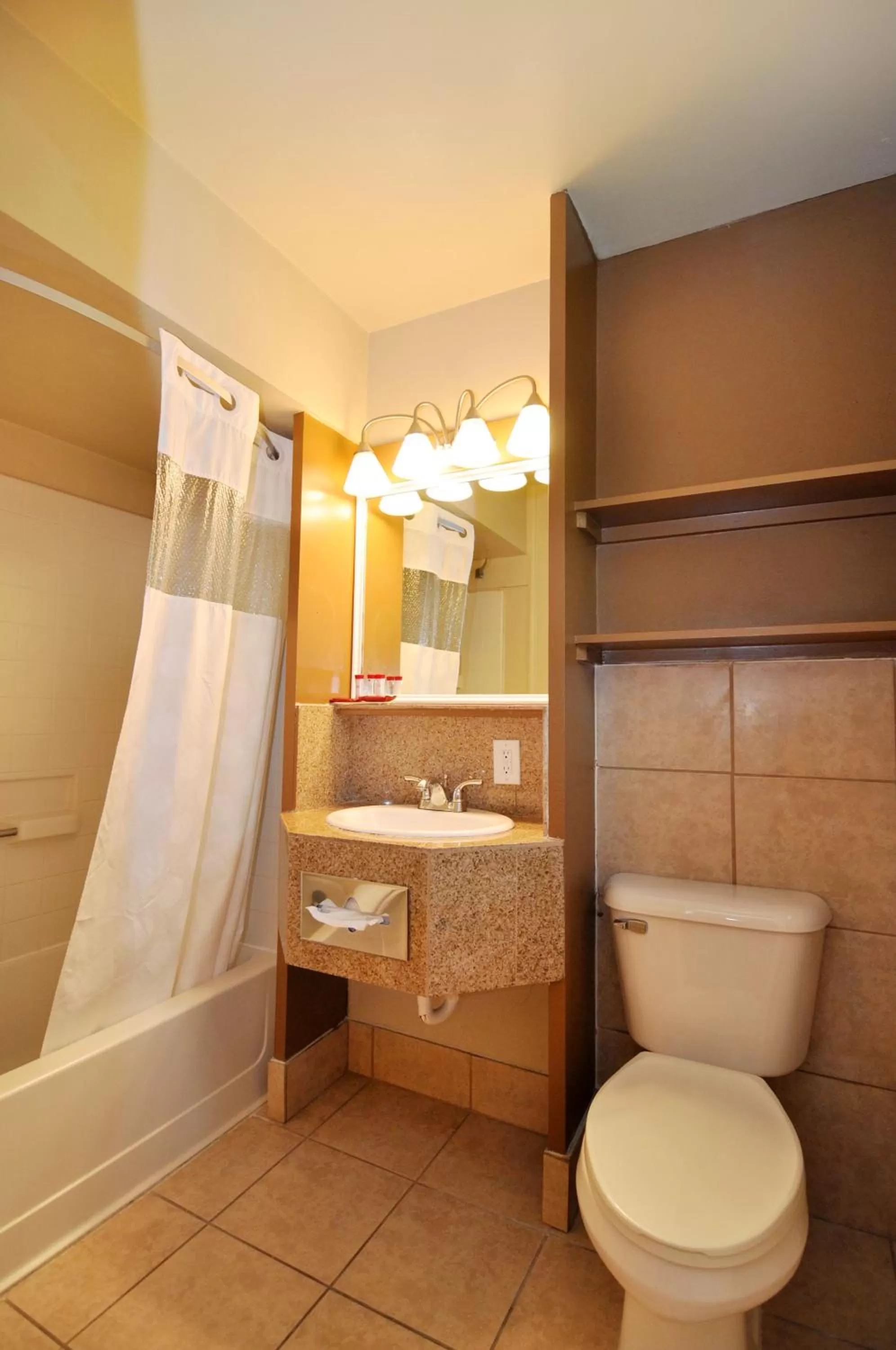 Bathroom in Pelican Inn