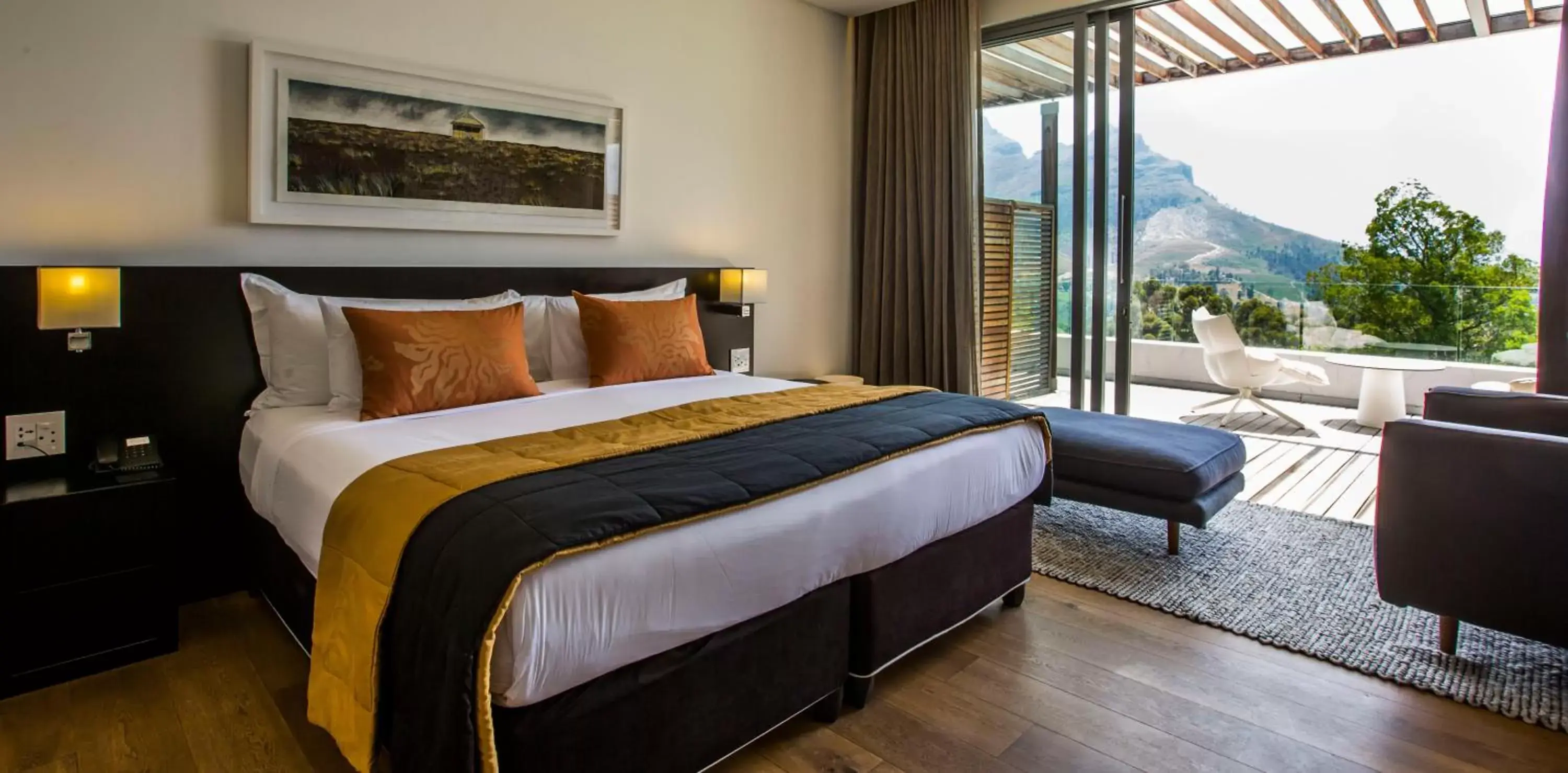 Luxury Double Room in Clouds Estate Luxury Double Room in Clouds Estate