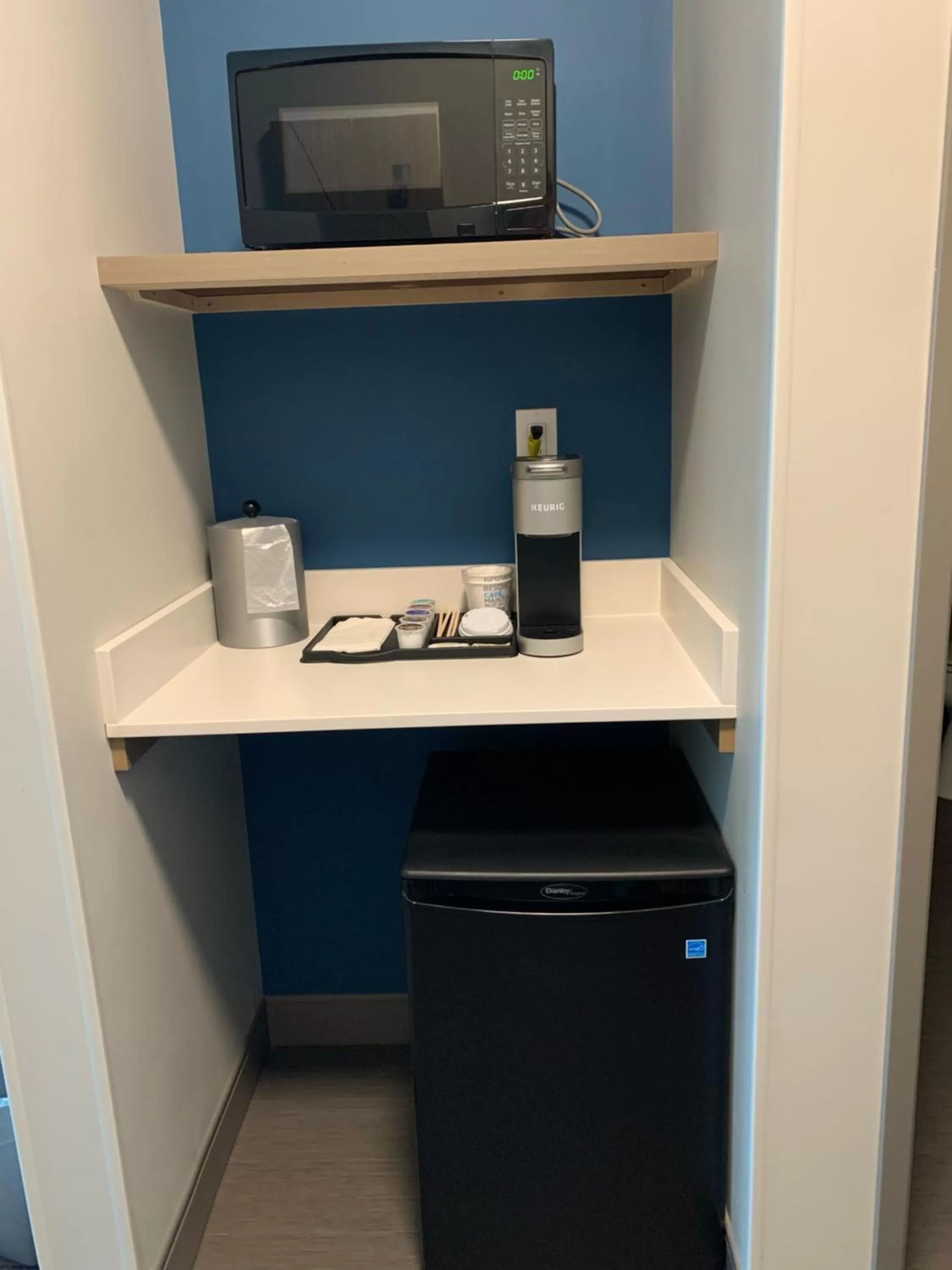 minibar in Holiday Inn Express & Suites Courtenay - Comox by IHG