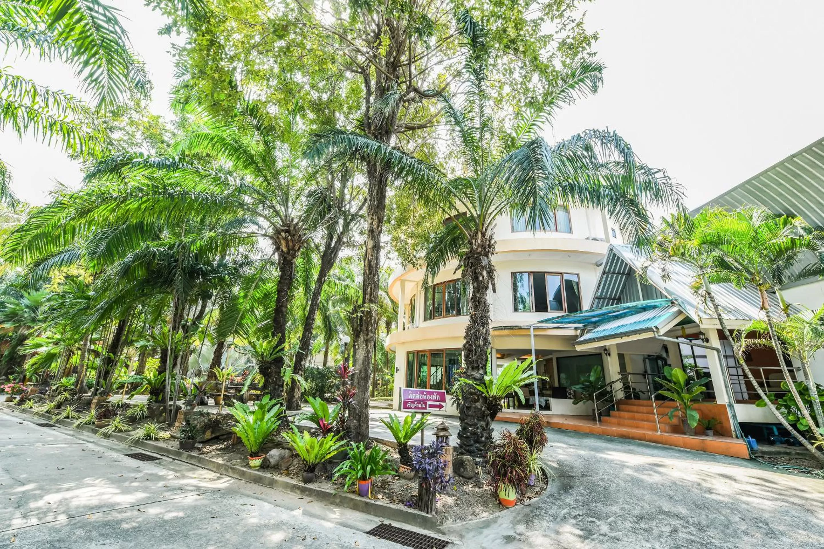 Property building in Suan Palm Garden View