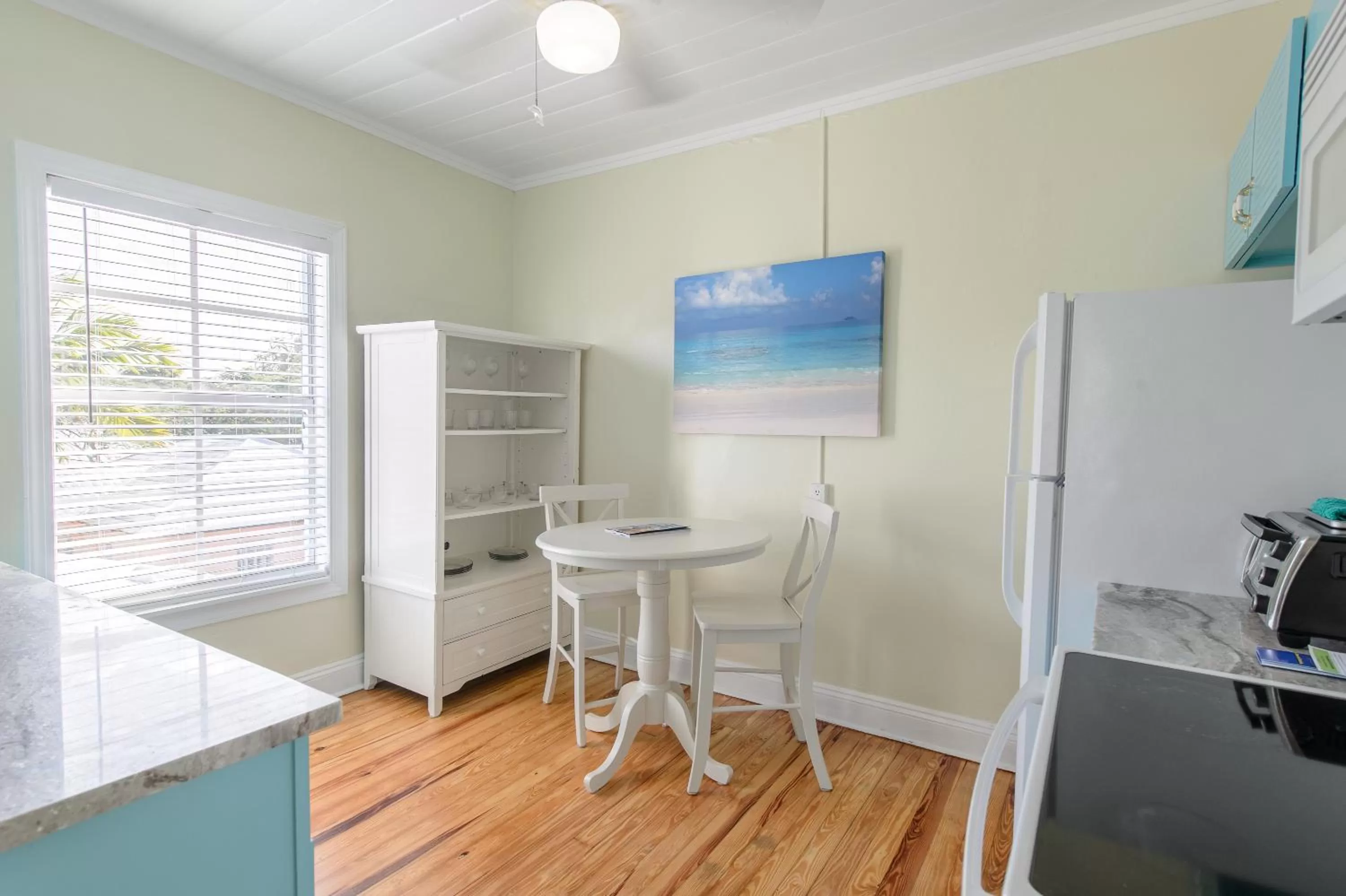 Kitchen or kitchenette in Old Colorado Inn