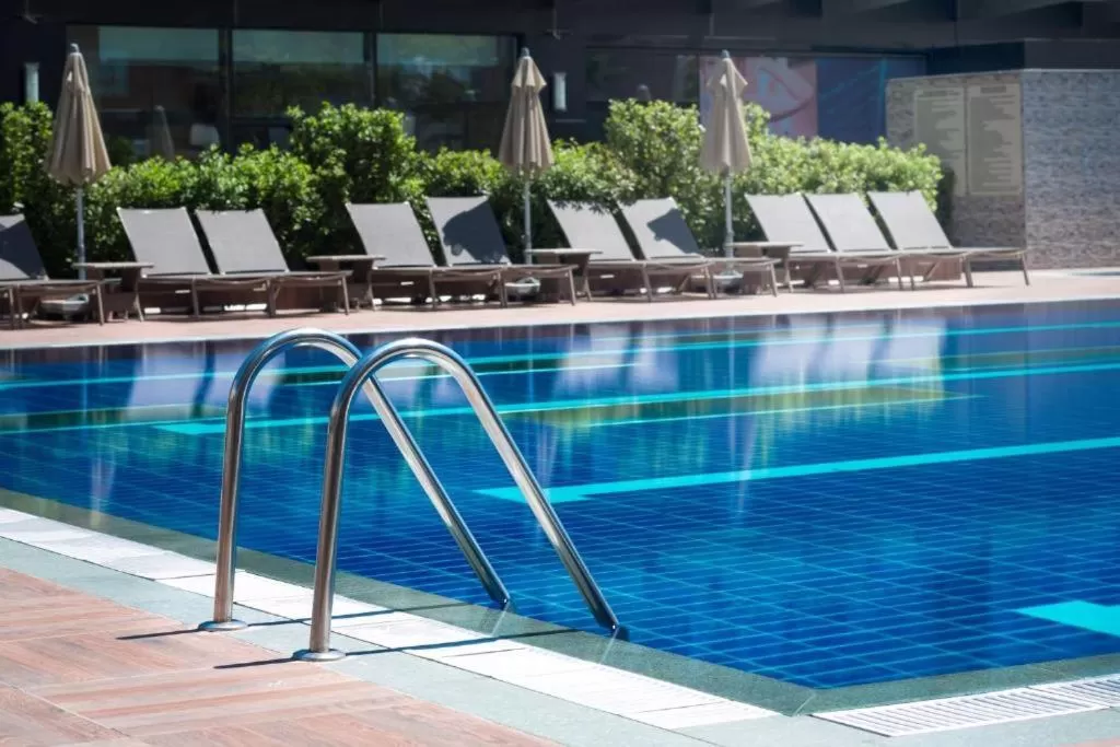 Swimming Pool in Windsor Hotel & Convention Center Istanbul