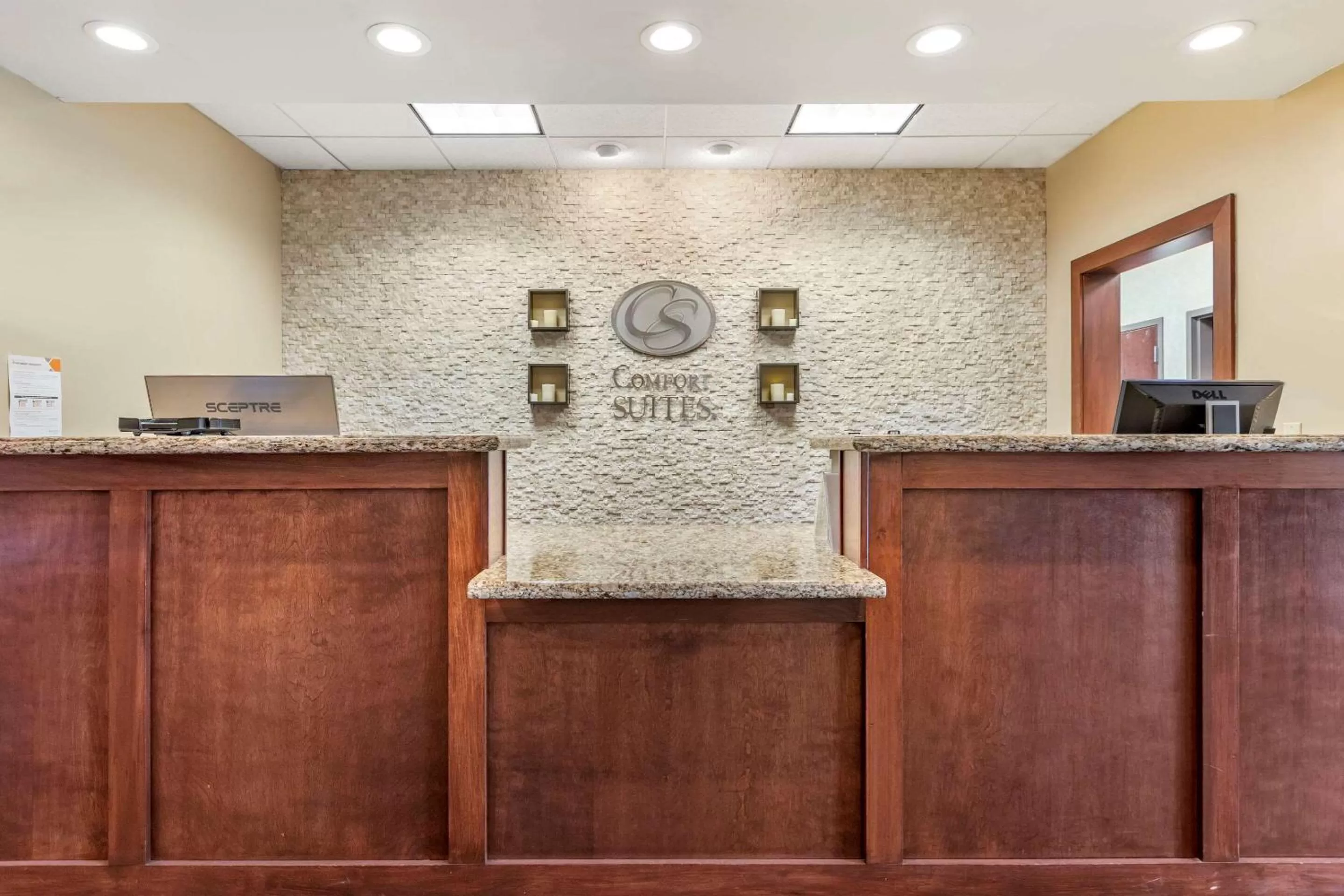 Lobby or reception in Comfort Suites Grand Rapids North