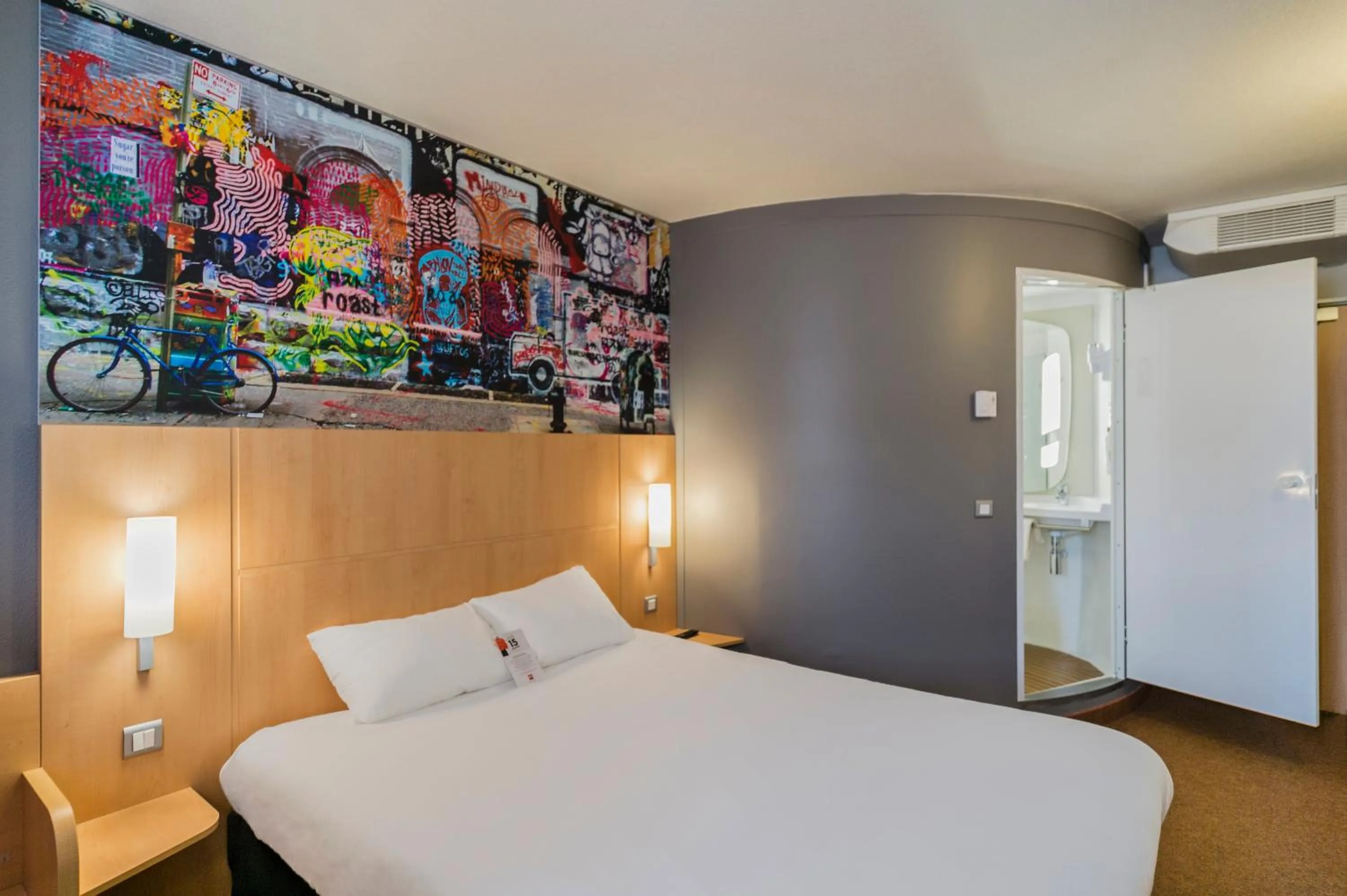 Bedroom, Bed in ibis Marne La Vallée Val d'Europe