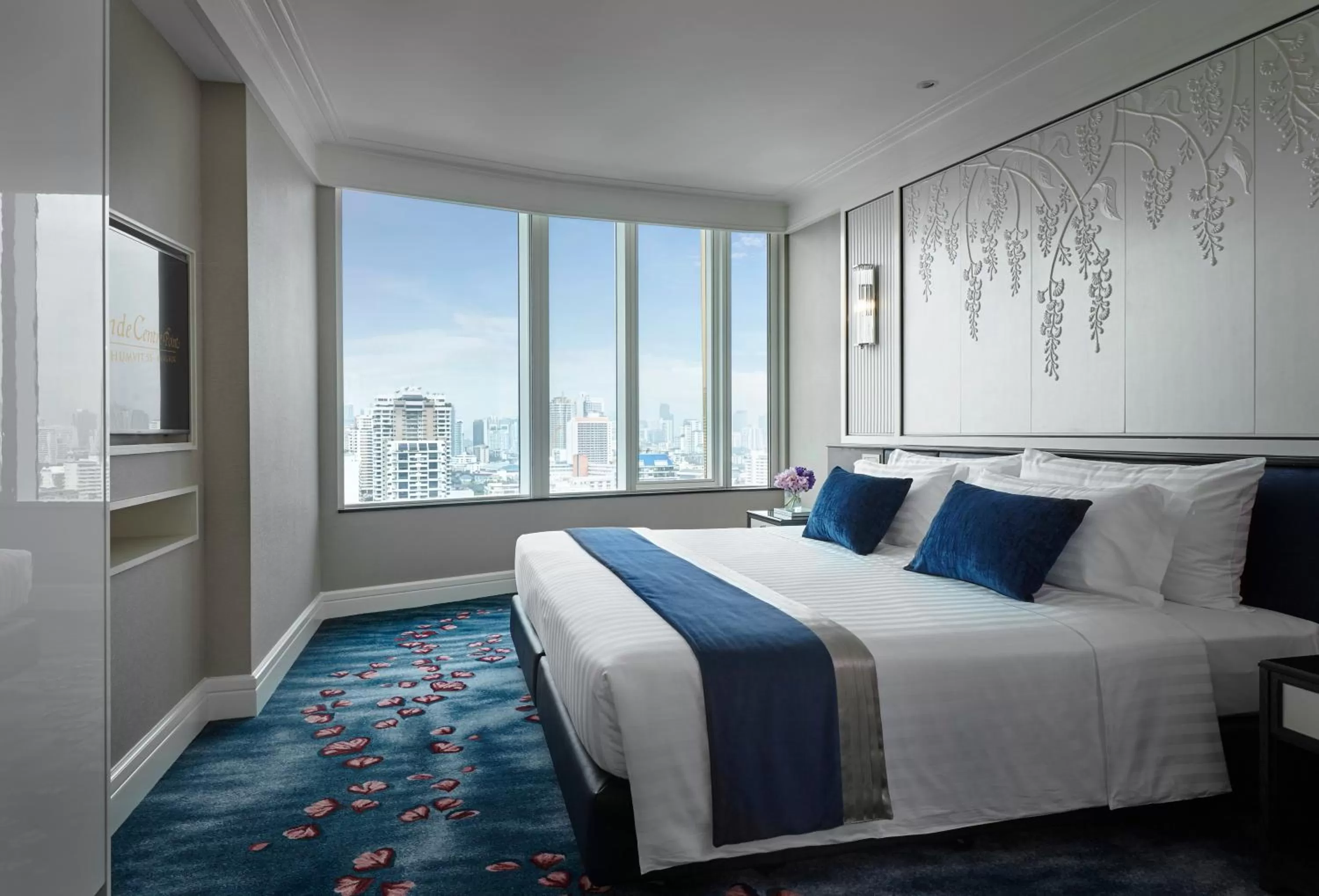 Executive Suite in Grande Centre Point Sukhumvit 55 Thong Lo
