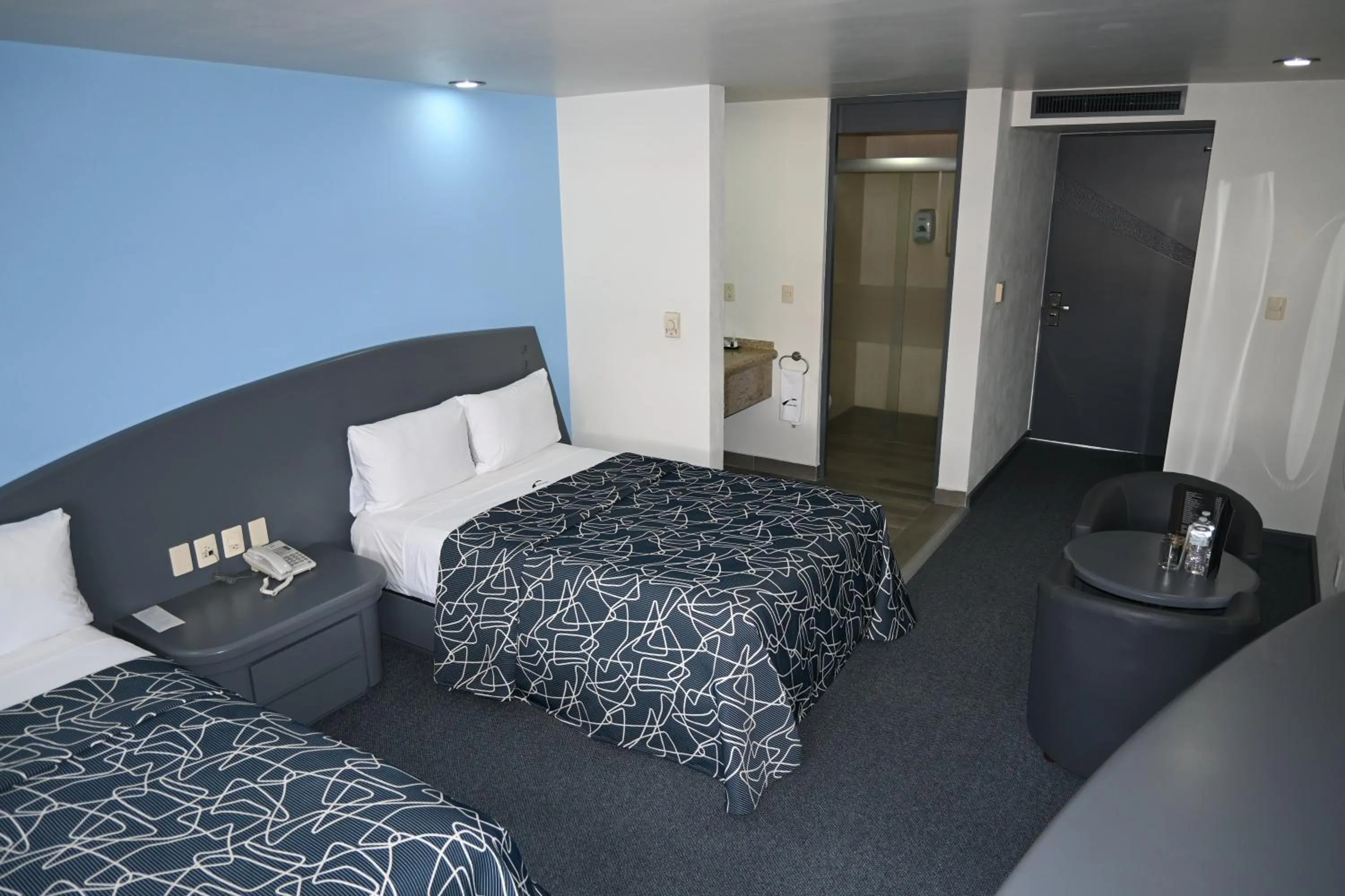 Photo of the whole room, Bed in Hotel Concorde Toluca