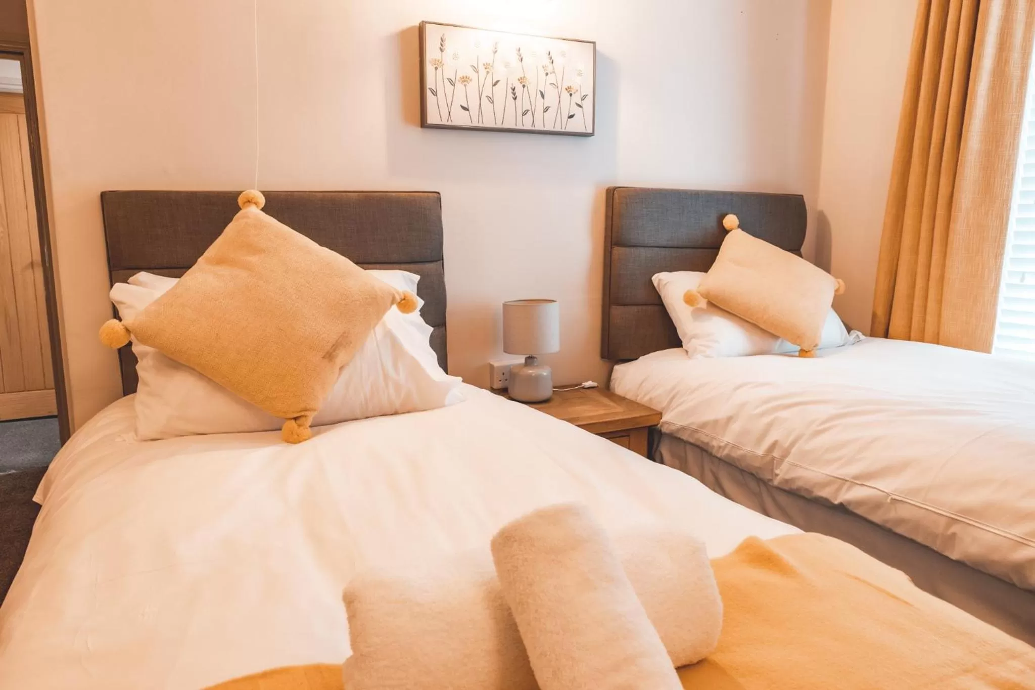 Bedroom, Bed in Croppers Arms