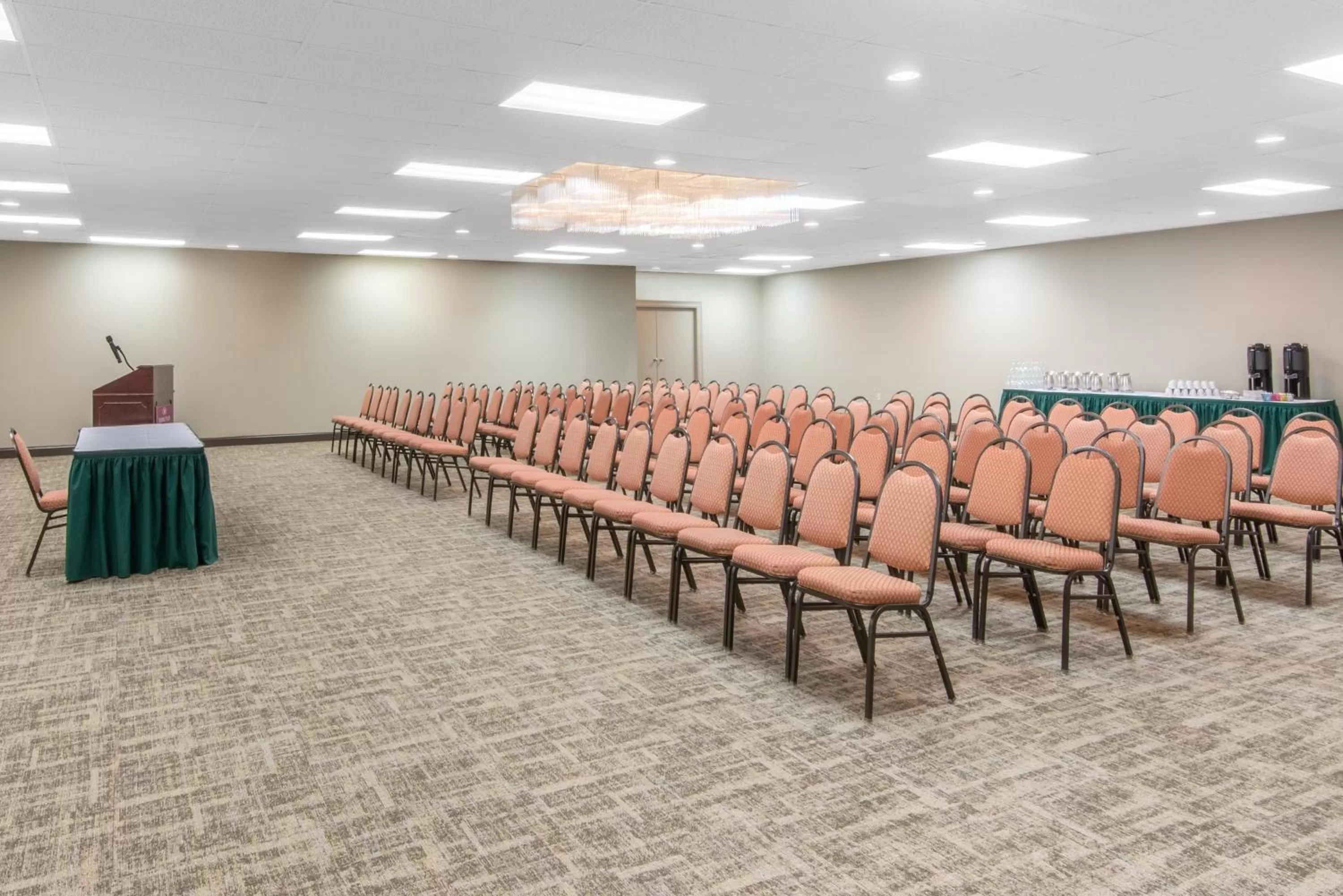 Meeting/conference room in Crowne Plaza Hotel Hickory by IHG