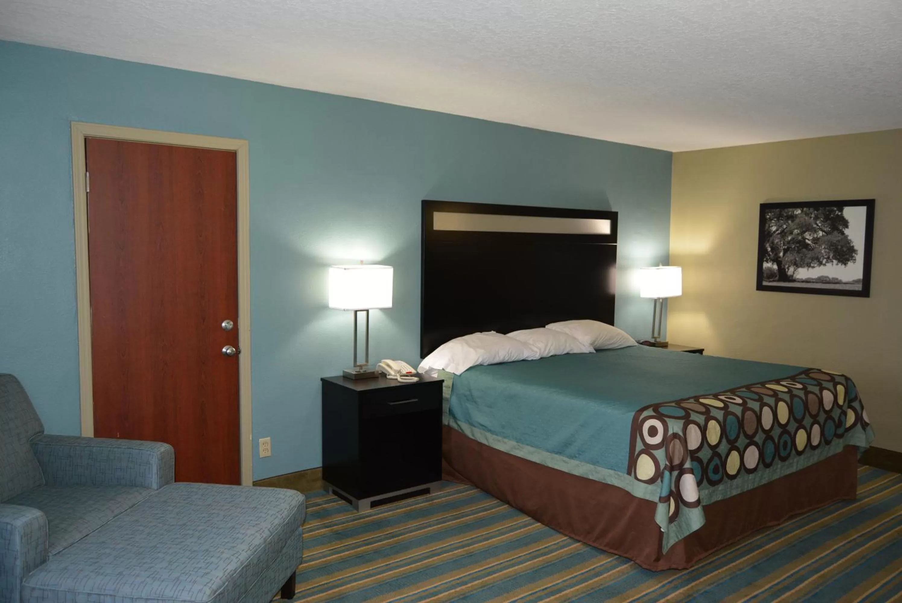 Super 8 by Wyndham Sulphur