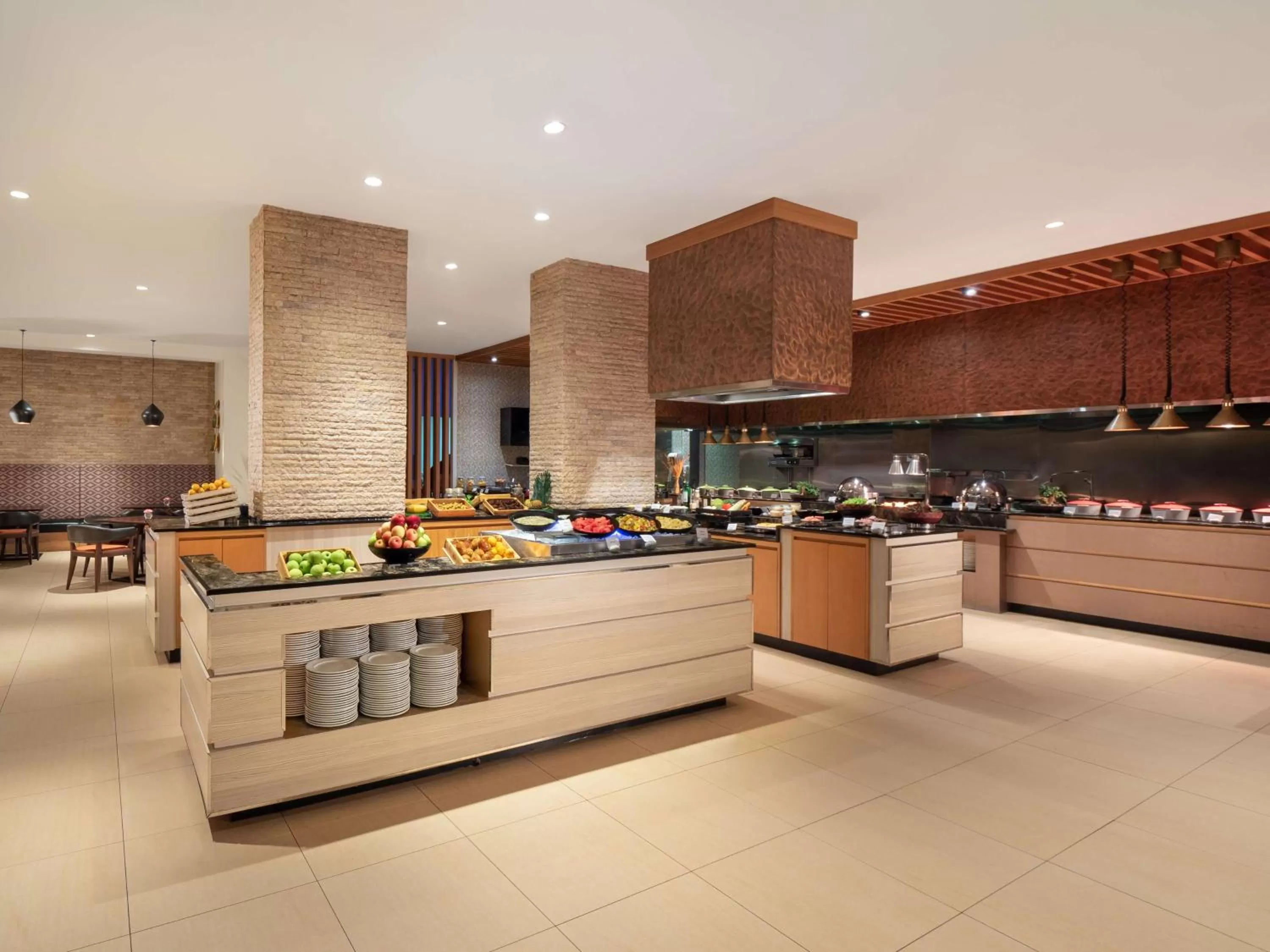 Restaurant/places to eat in Radisson Golf & Convention Center Batam