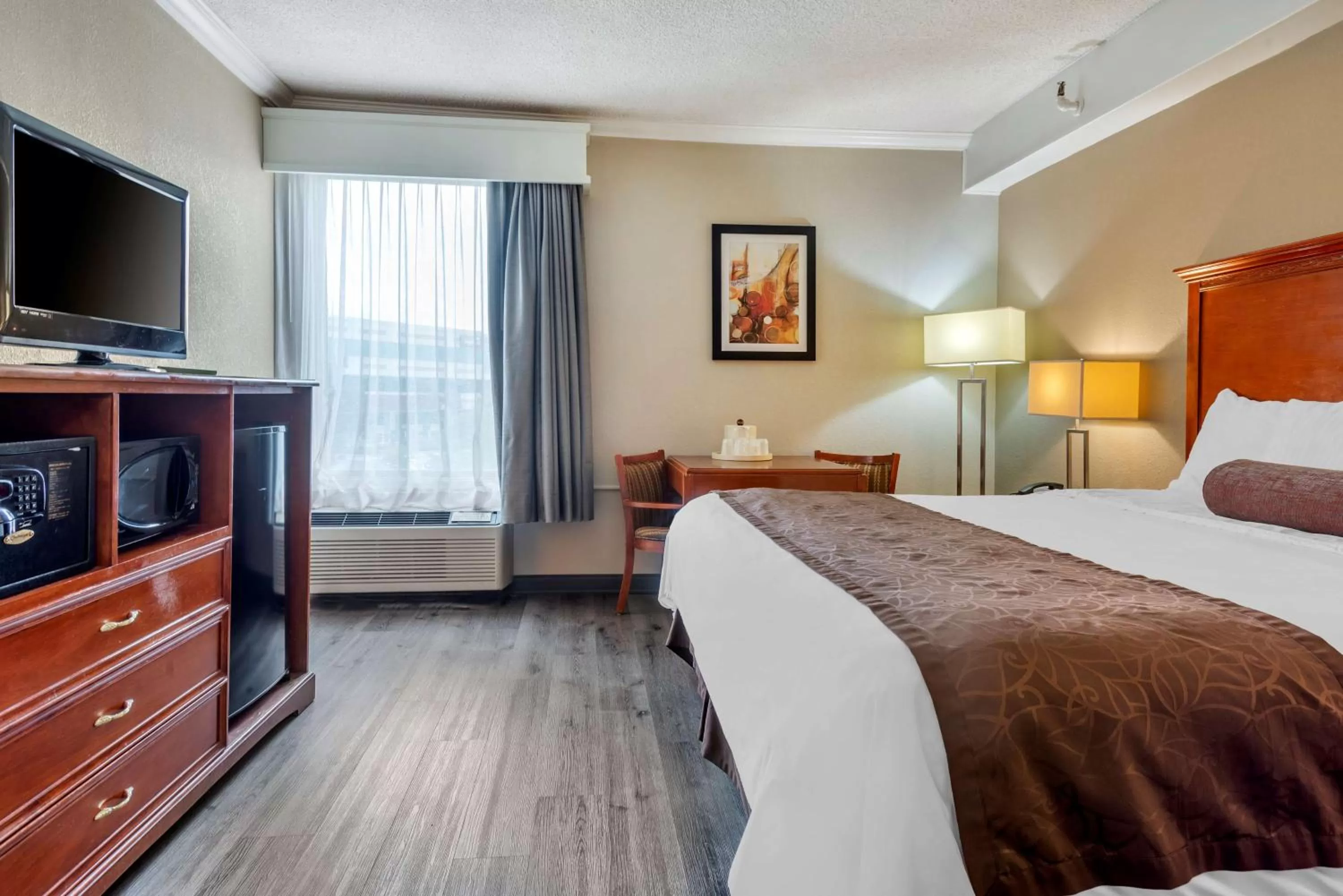 Bedroom in Best Western Fort Washington Inn