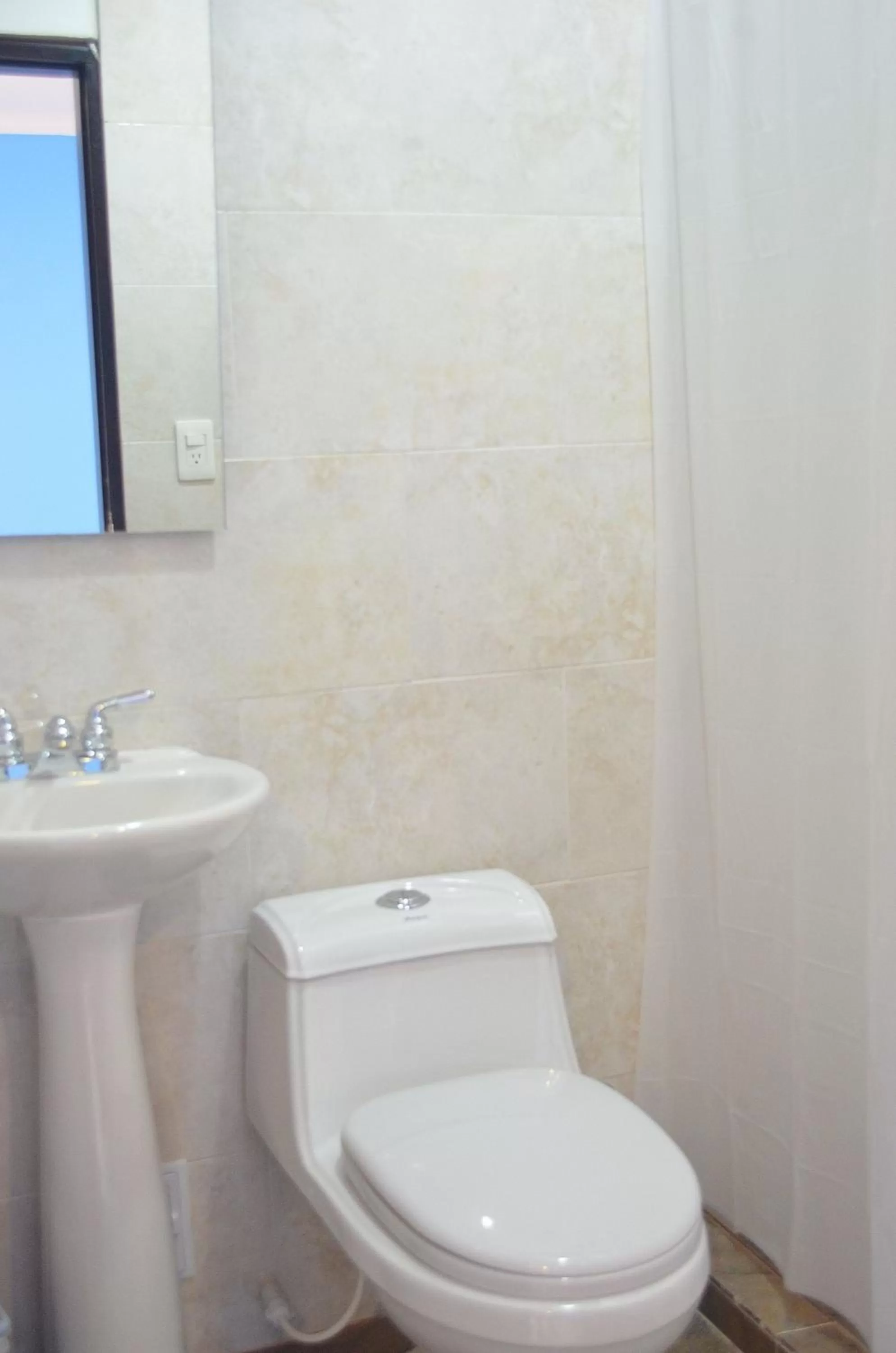 Shower in Hotel Galeria la Trinidad