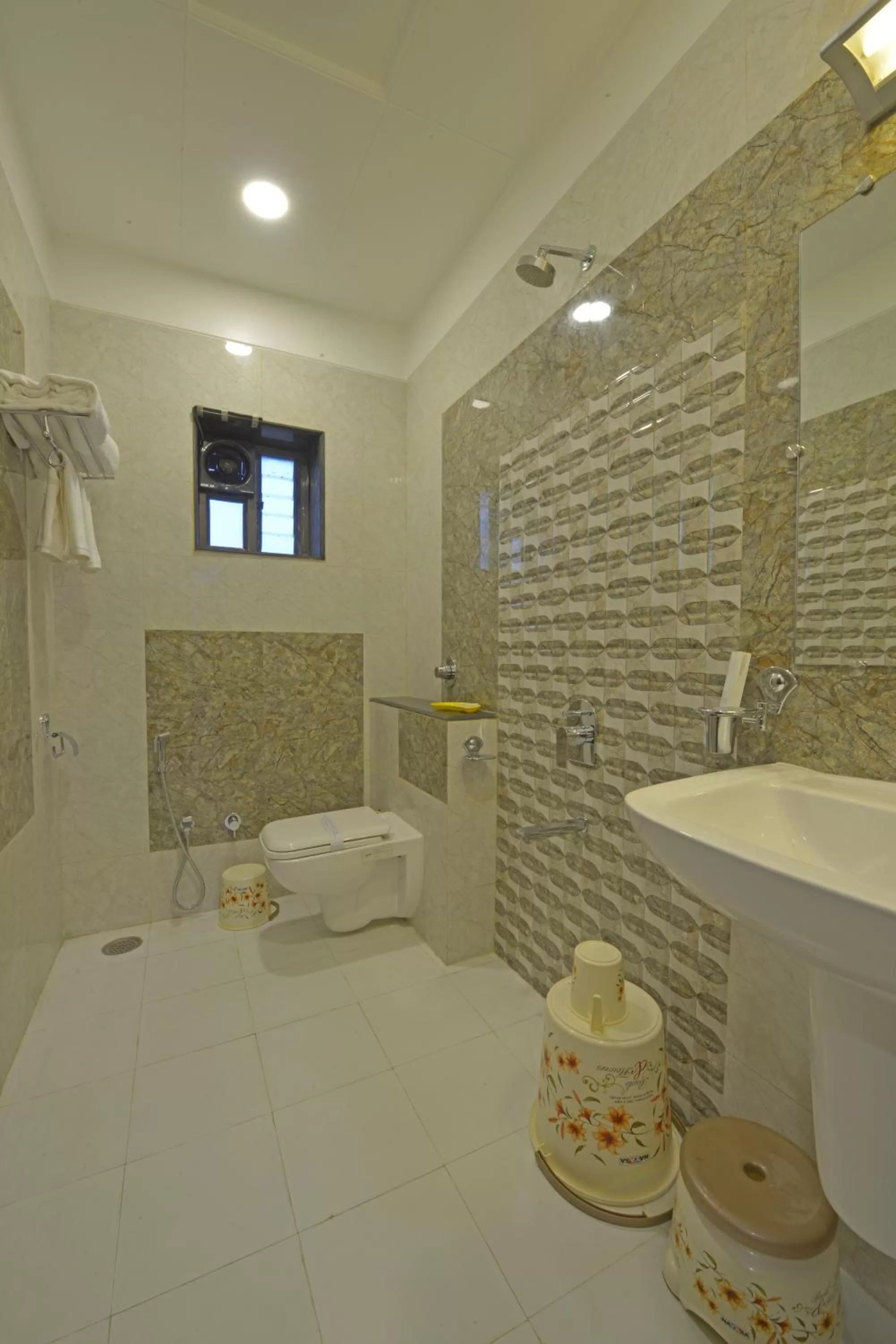 Bathroom in Hotel JP International