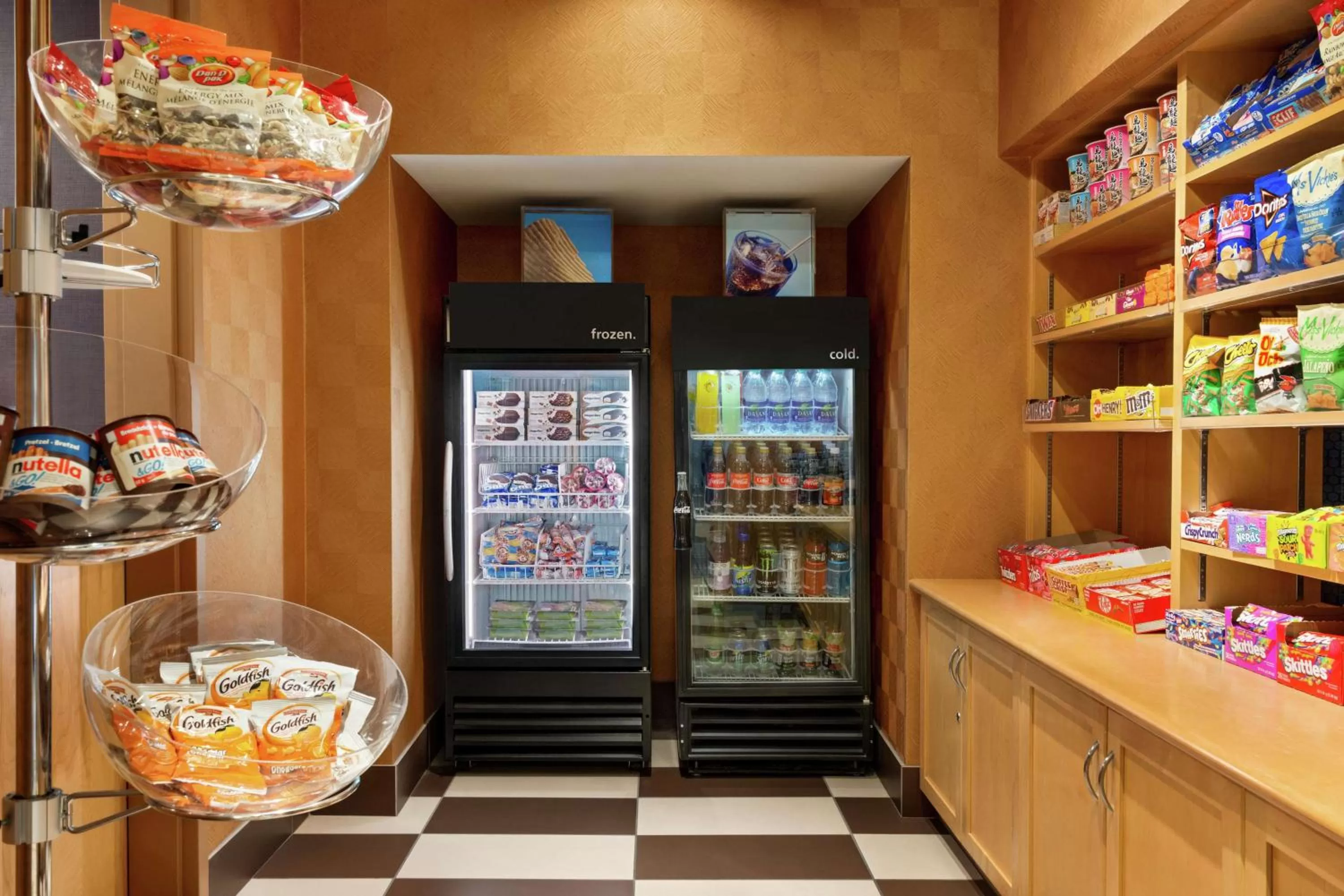 Restaurant/places to eat in Hampton Inn & Suites by Hilton Langley-Surrey