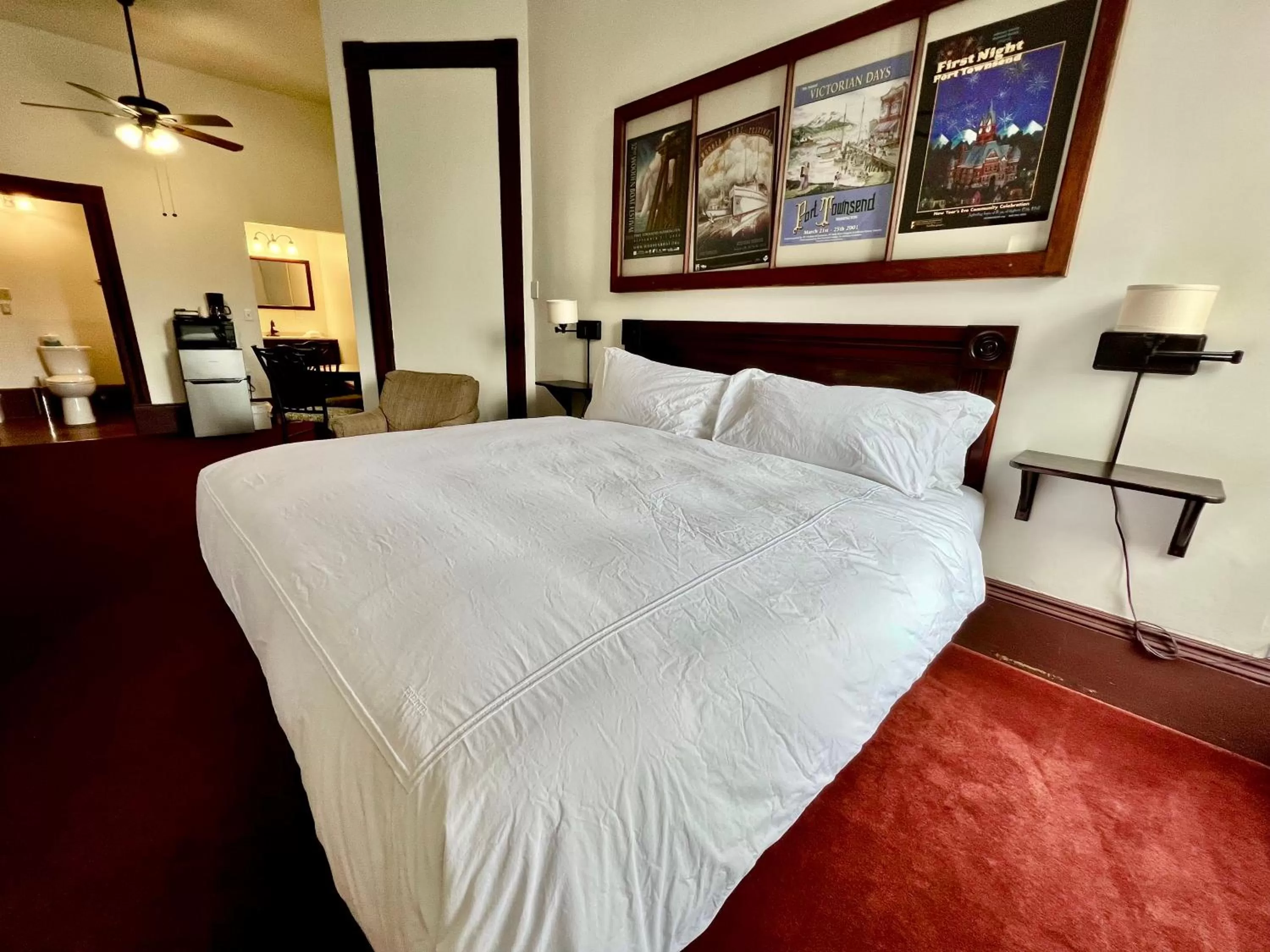 Bed in The Monarch Hotel