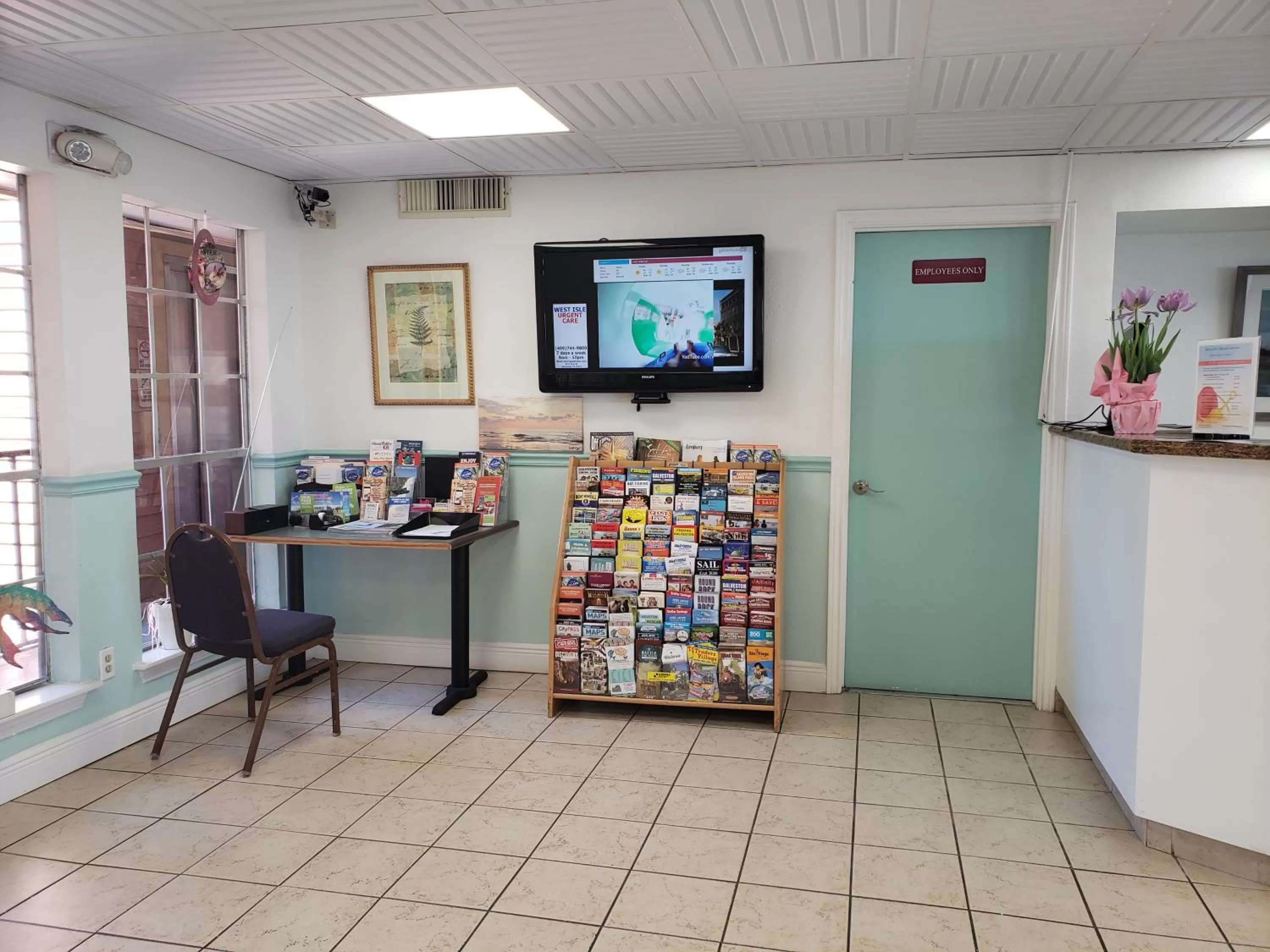 Communal lounge/ TV room in The Victorian Condo/Hotel