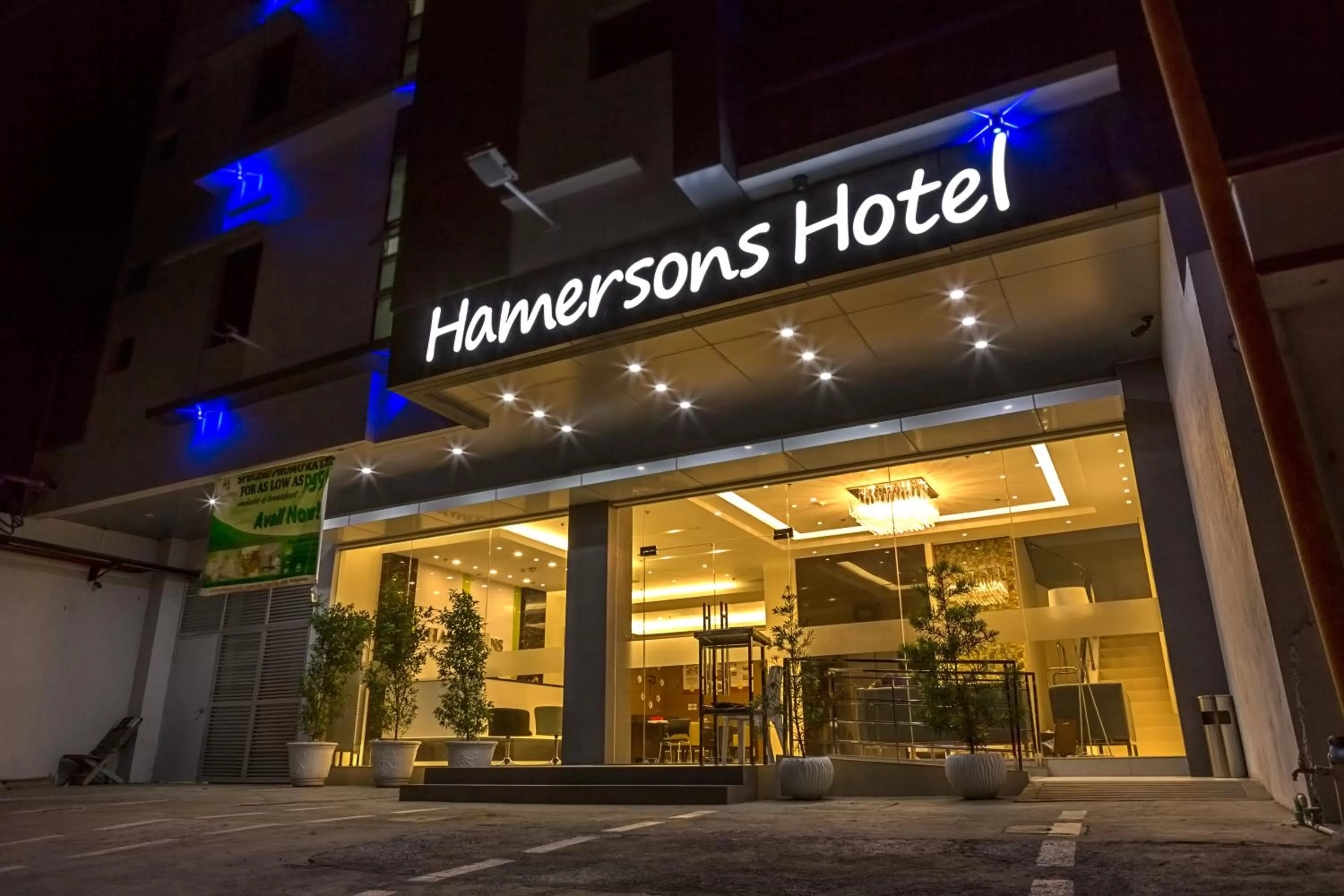 Facade/entrance in Hamersons Hotel Cebu