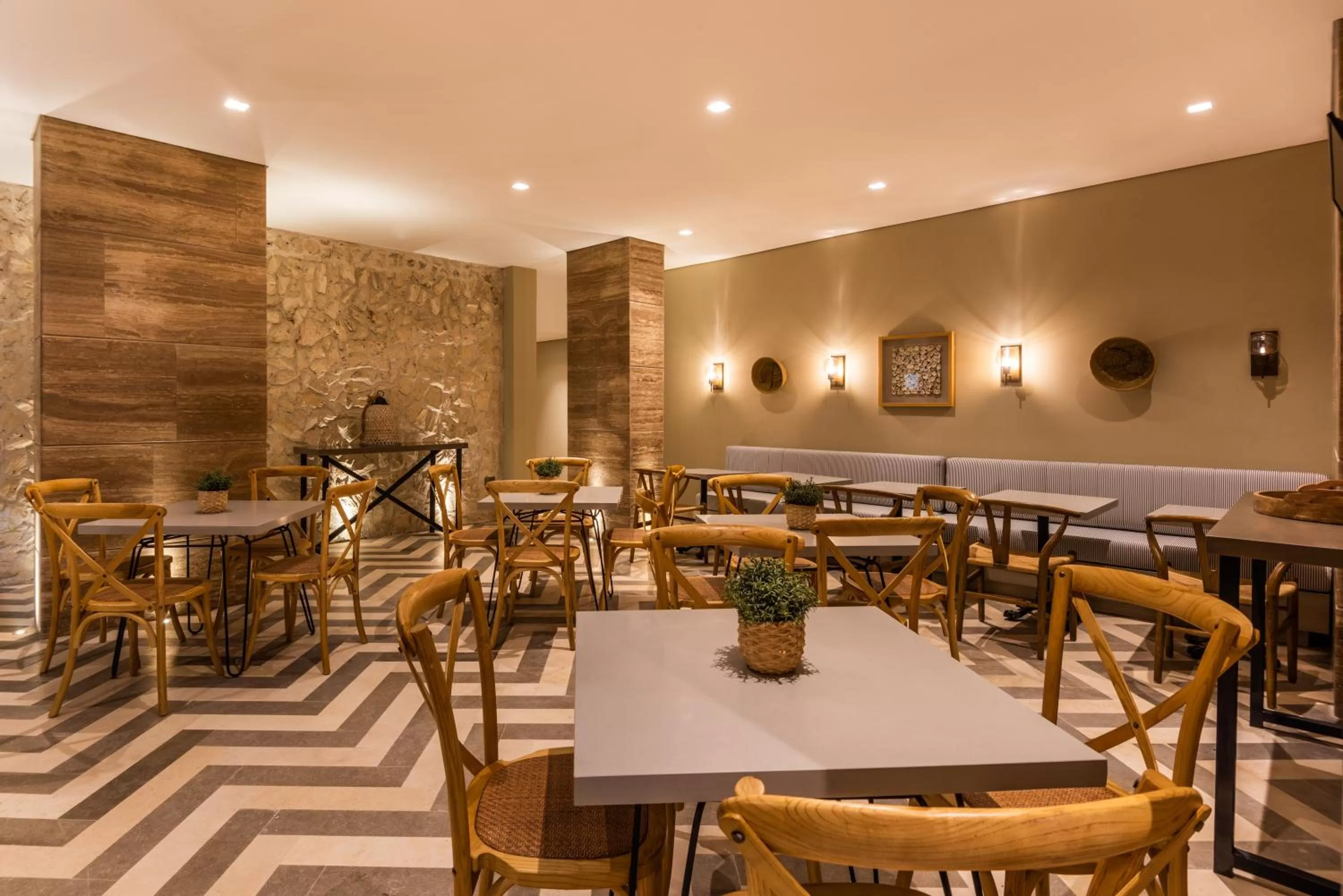 Restaurant/places to eat in Oz Hotel Luxury