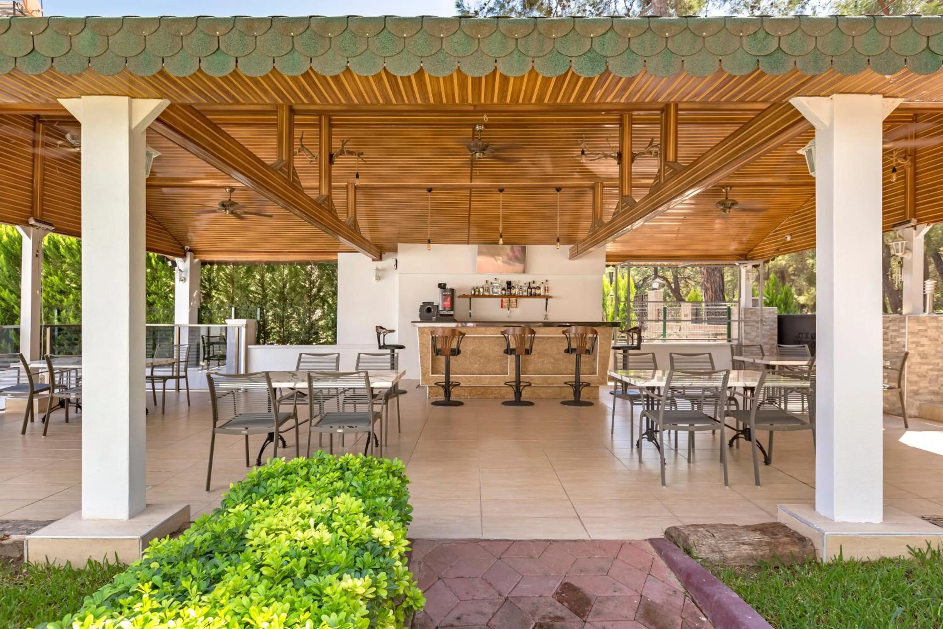 BBQ facilities in Forest Park Hotel