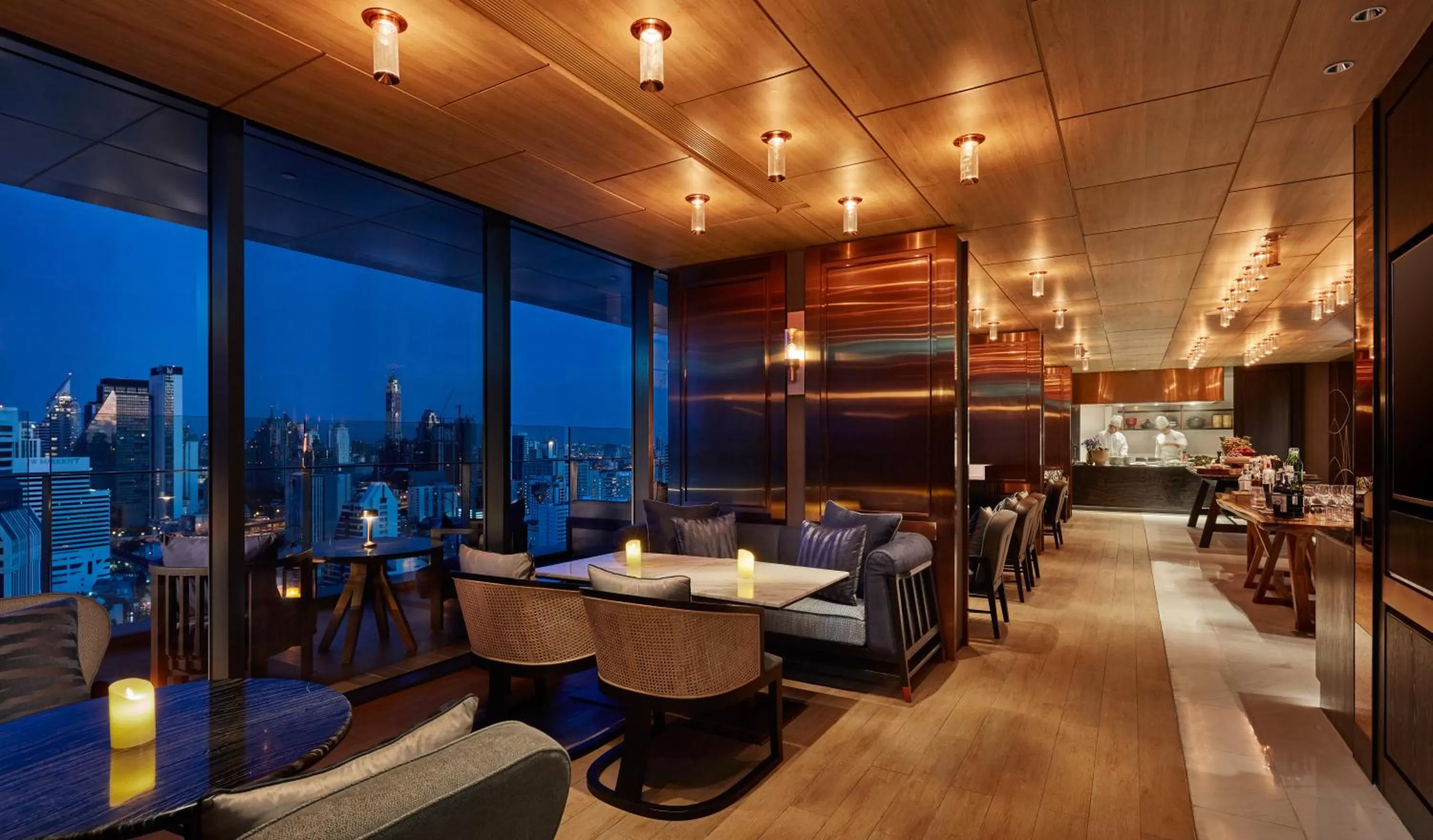 Lounge or bar in Hyatt Regency Bangkok Sukhumvit