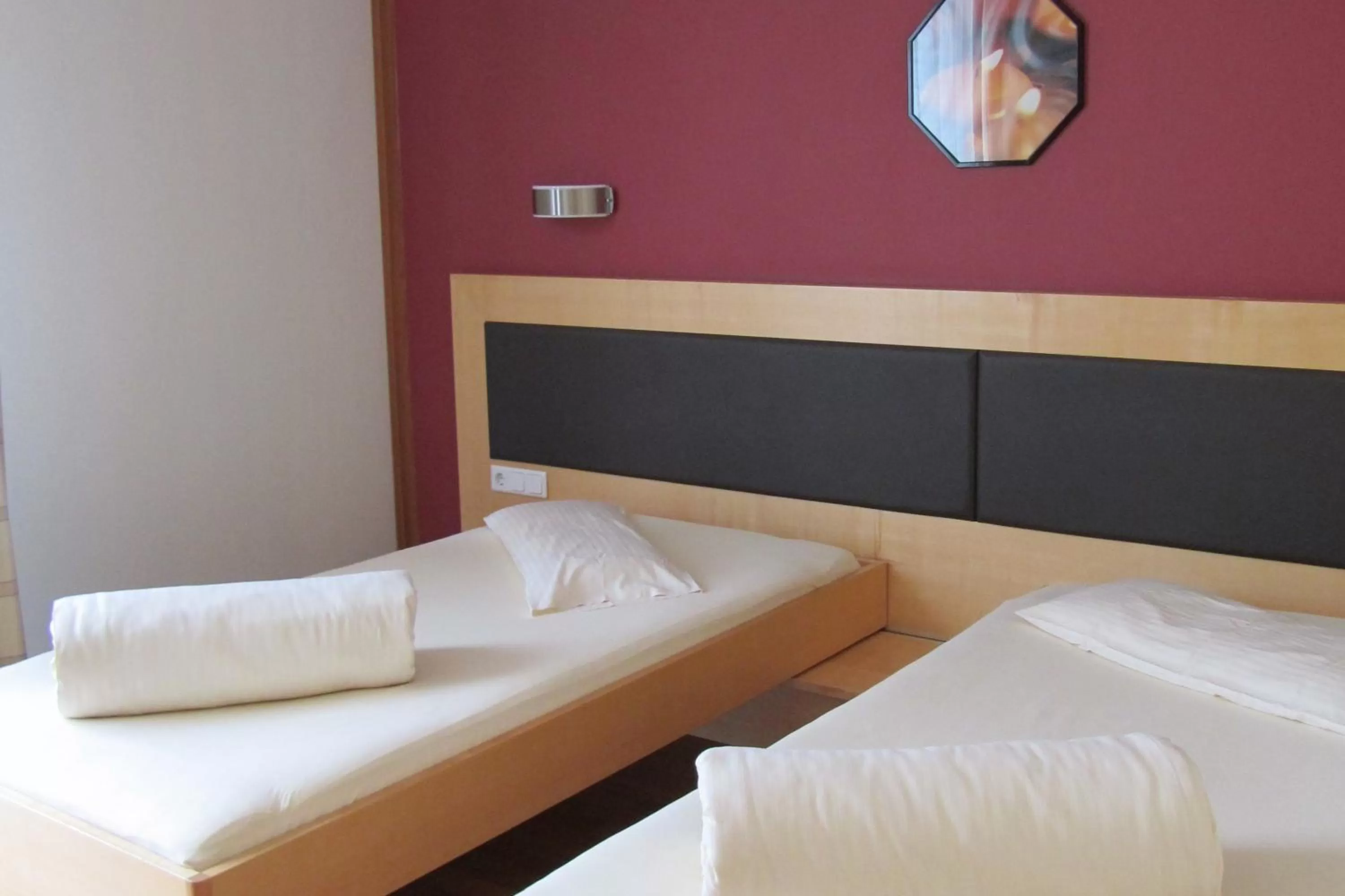 Decorative detail, Bed in Businesshotel Valerian