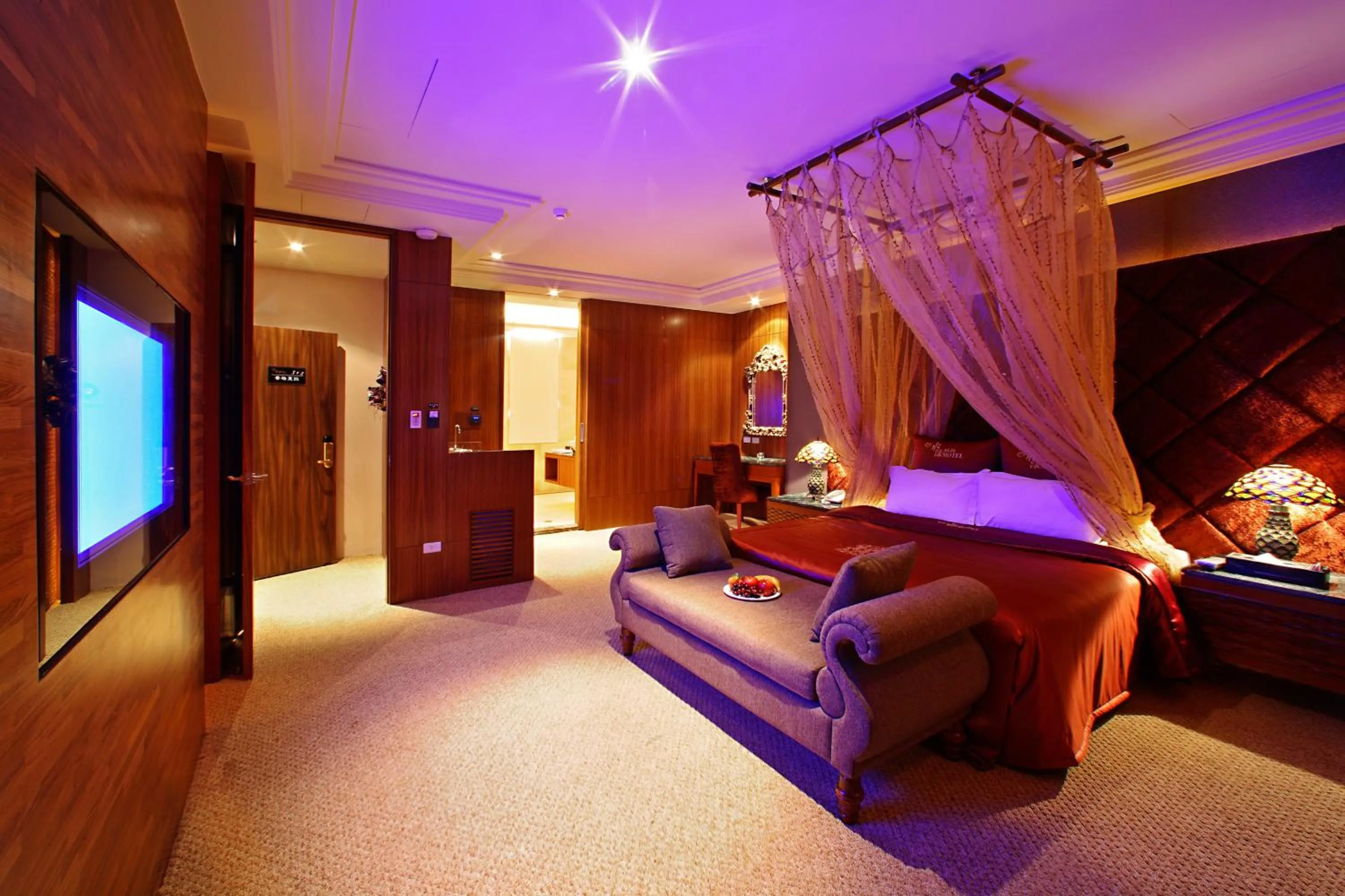 Photo of the whole room, Bed in Young Motel - Taoyuan