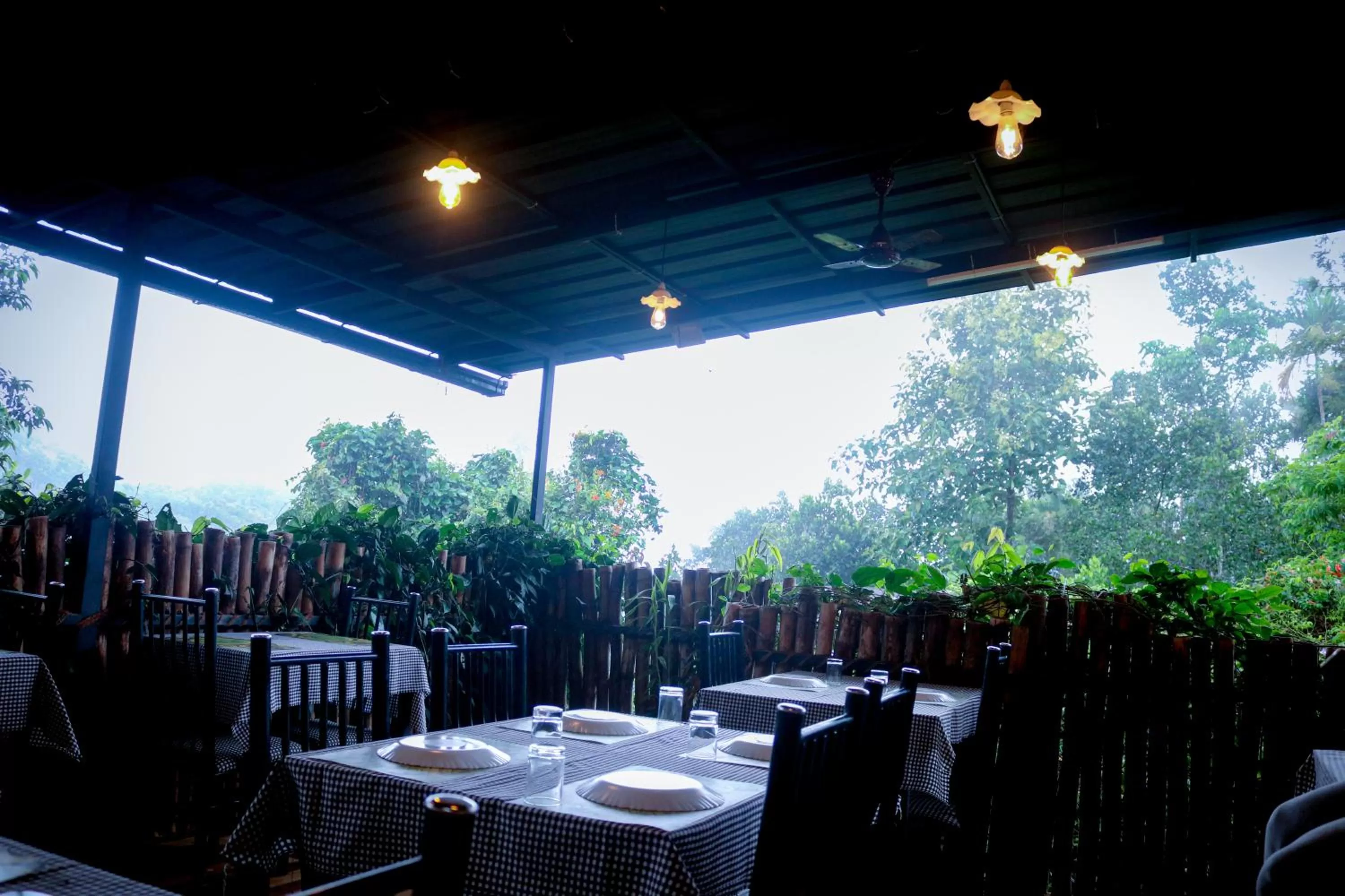 Restaurant/places to eat in Edens Munnar