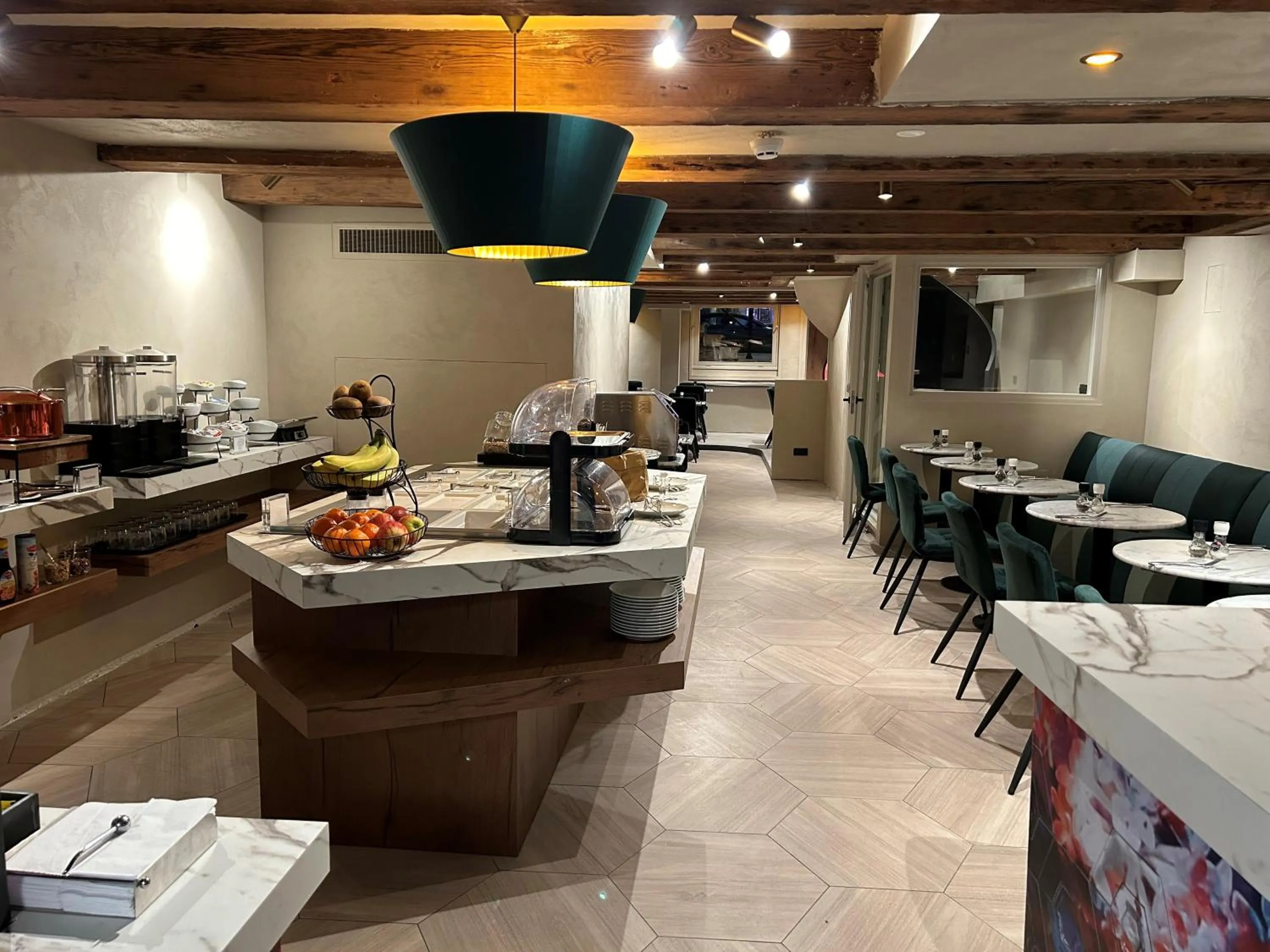 Breakfast, Restaurant/Places to Eat in Rokin Hotel