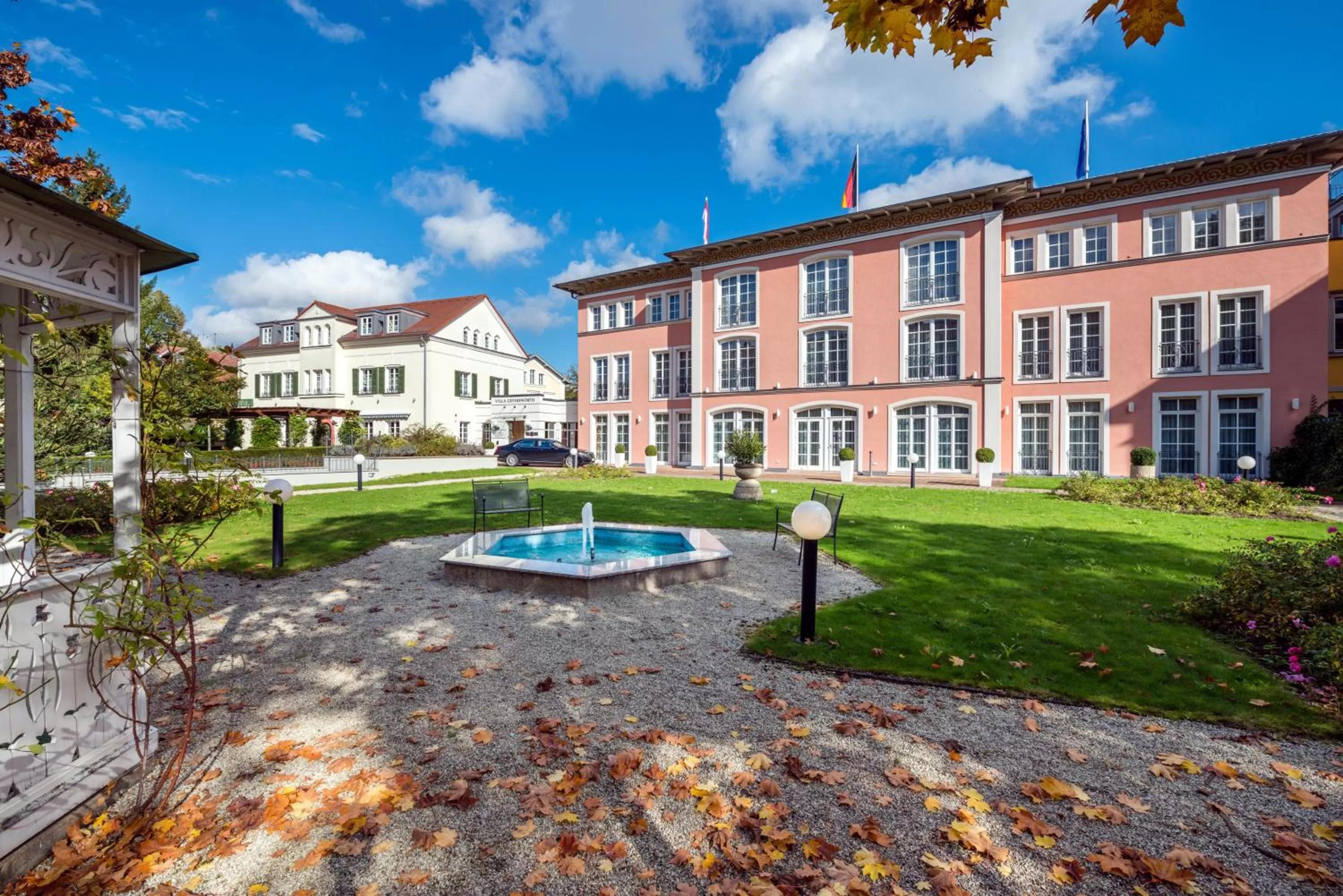 Facade/entrance in Hotel Villa Geyerswörth