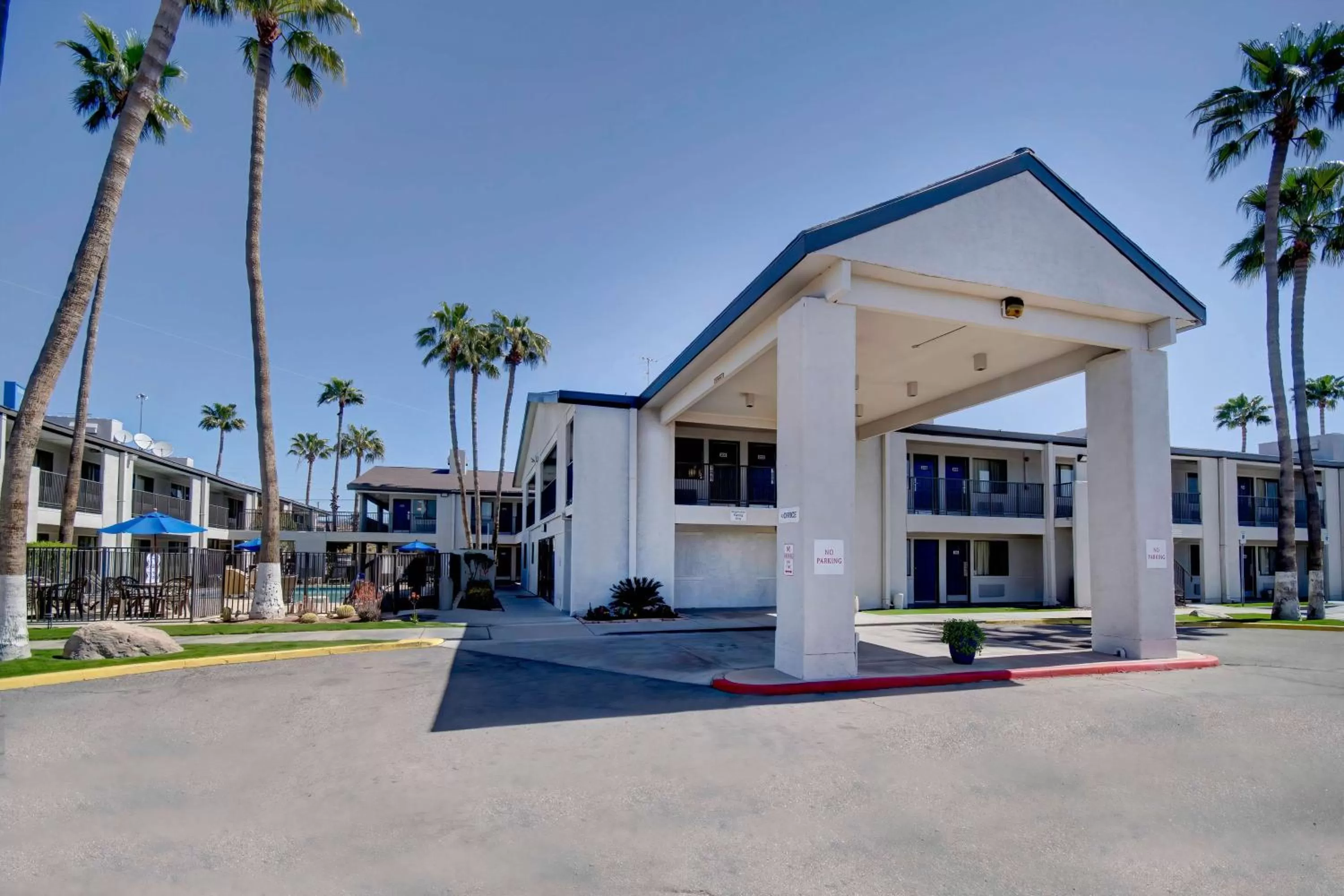 Property building in Studio 6-Tucson, AZ - Irvington Road