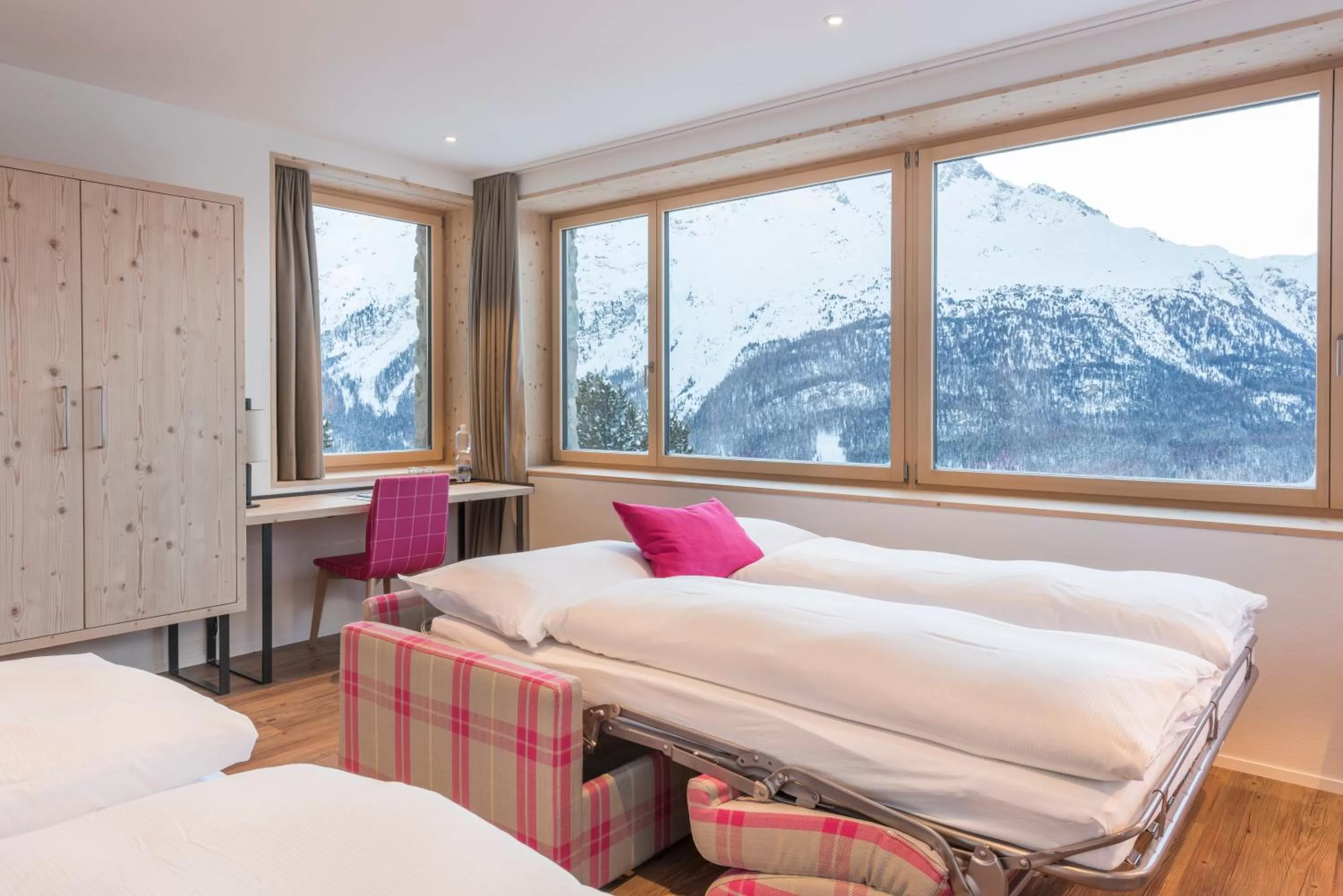 Photo of the whole room, Bed in Randolins Familienresort