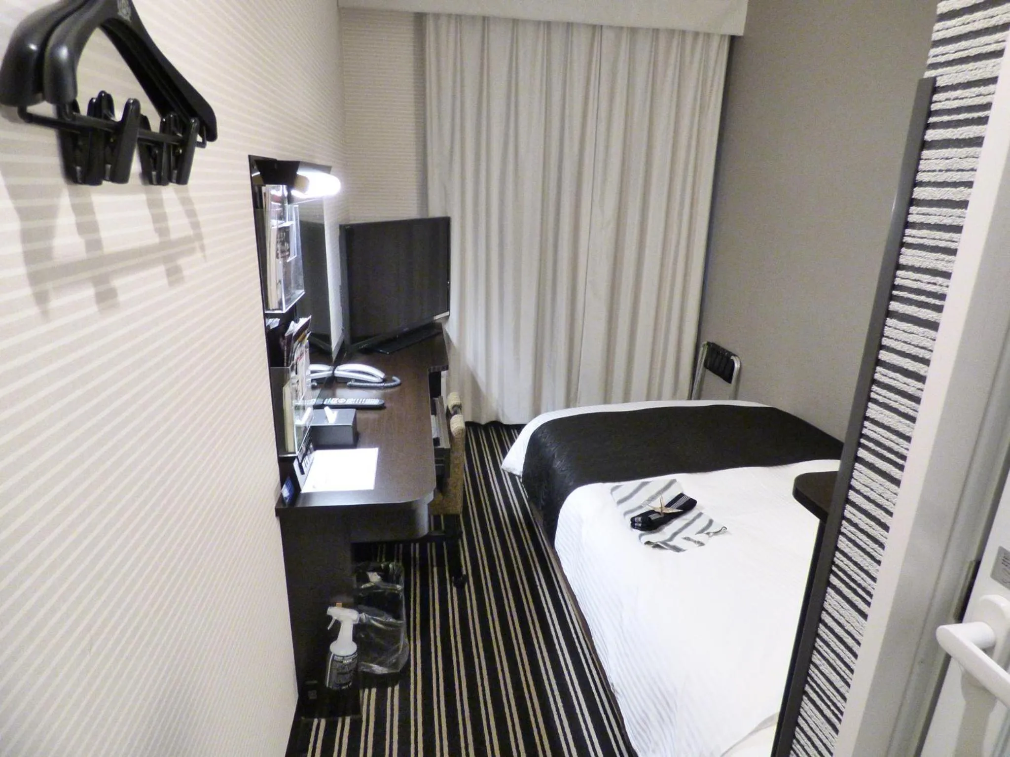 Photo of the whole room, Bed in APA Hotel Takamatsu Kawaramachi