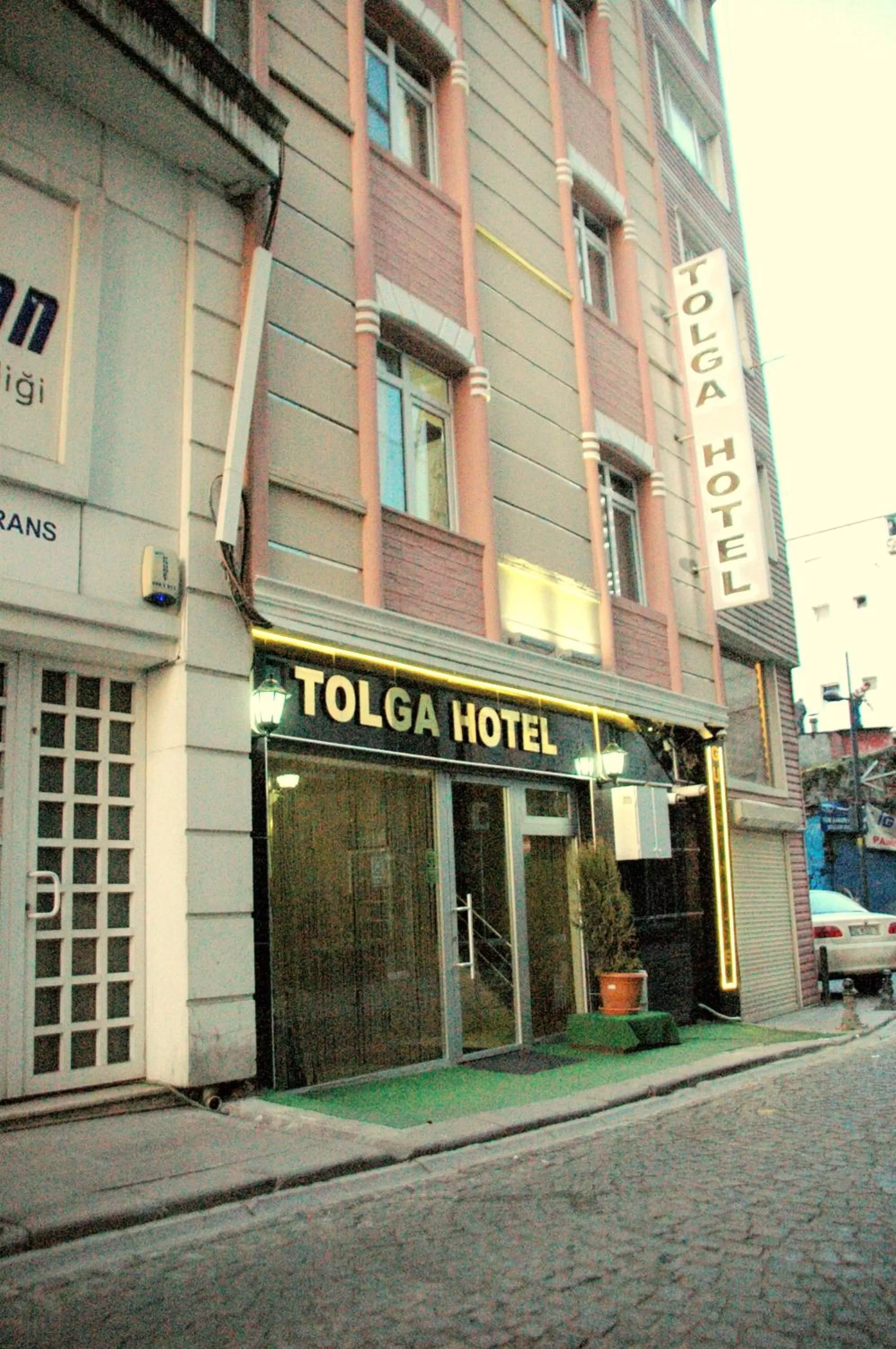 Facade/entrance in Tolga Hotel