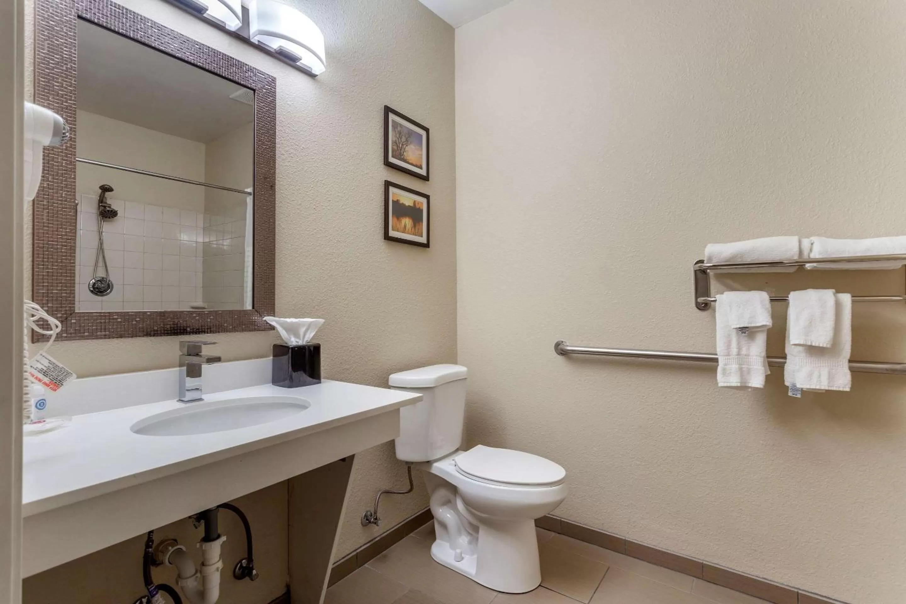 Bathroom in Comfort Inn Rockford near Casino District