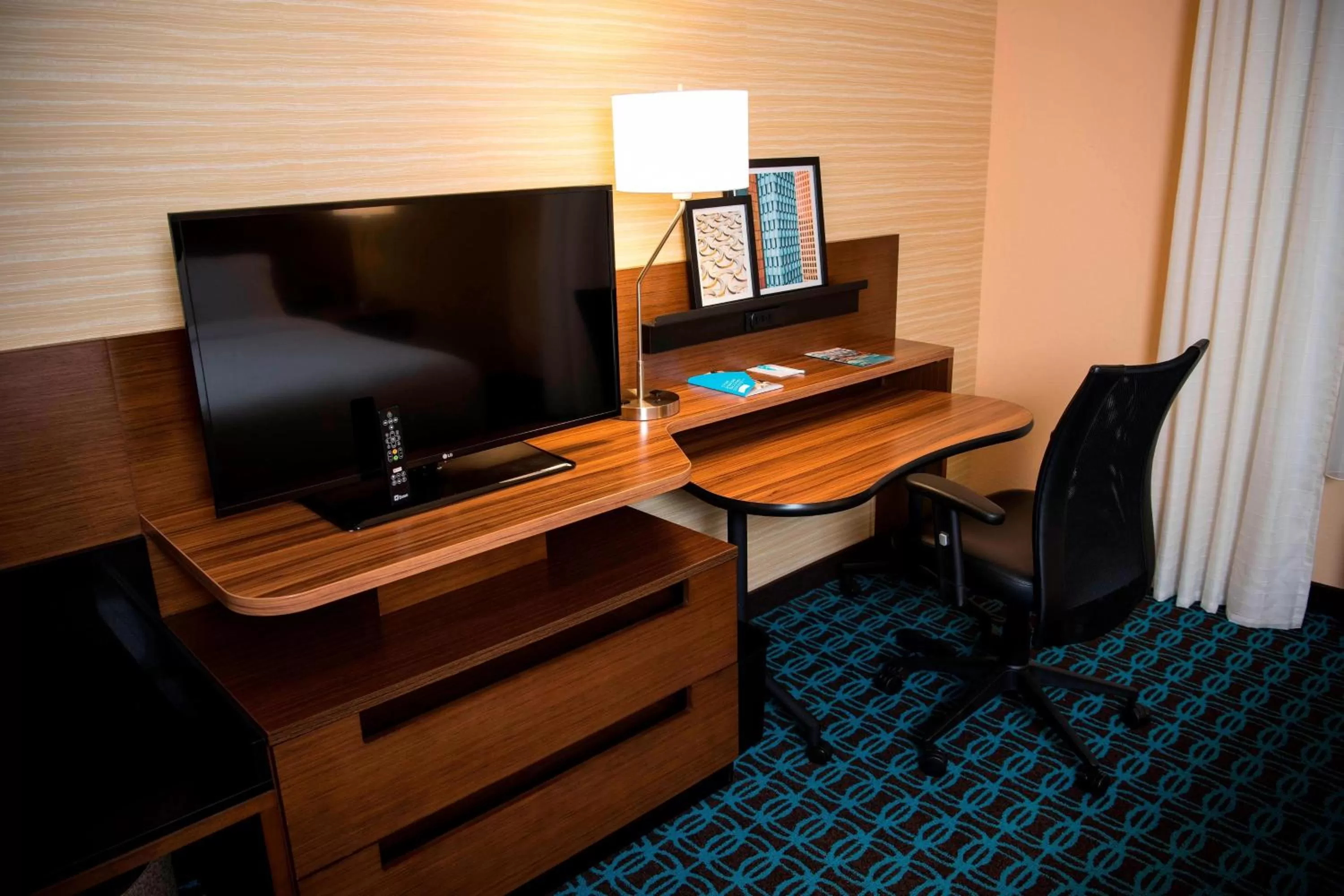 King Studio Suite with Sofa Bed - Hearing Accessible in Fairfield Inn & Suites by Marriott Cincinnati Uptown/University Area