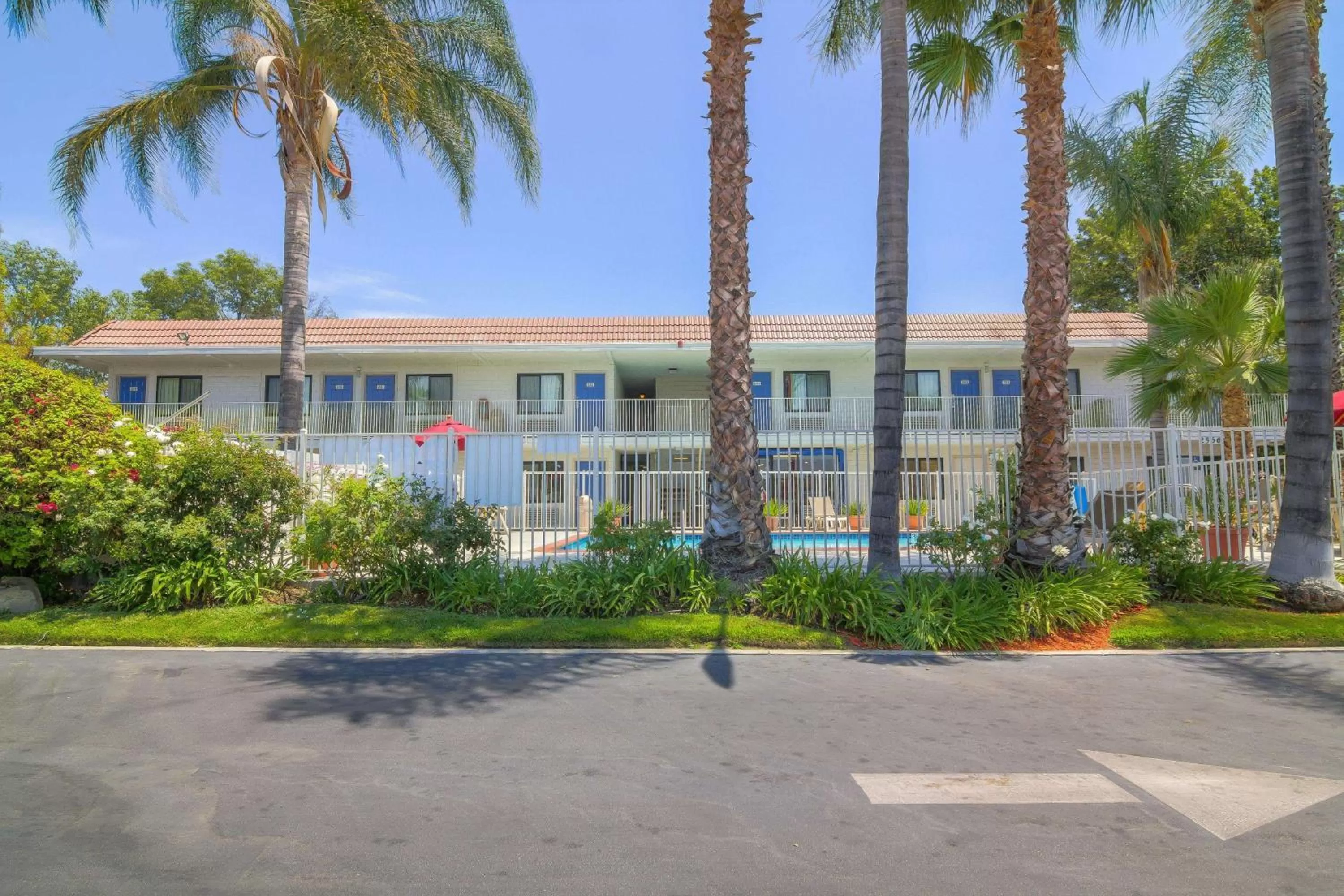 Property building in Motel 6-Simi Valley, CA