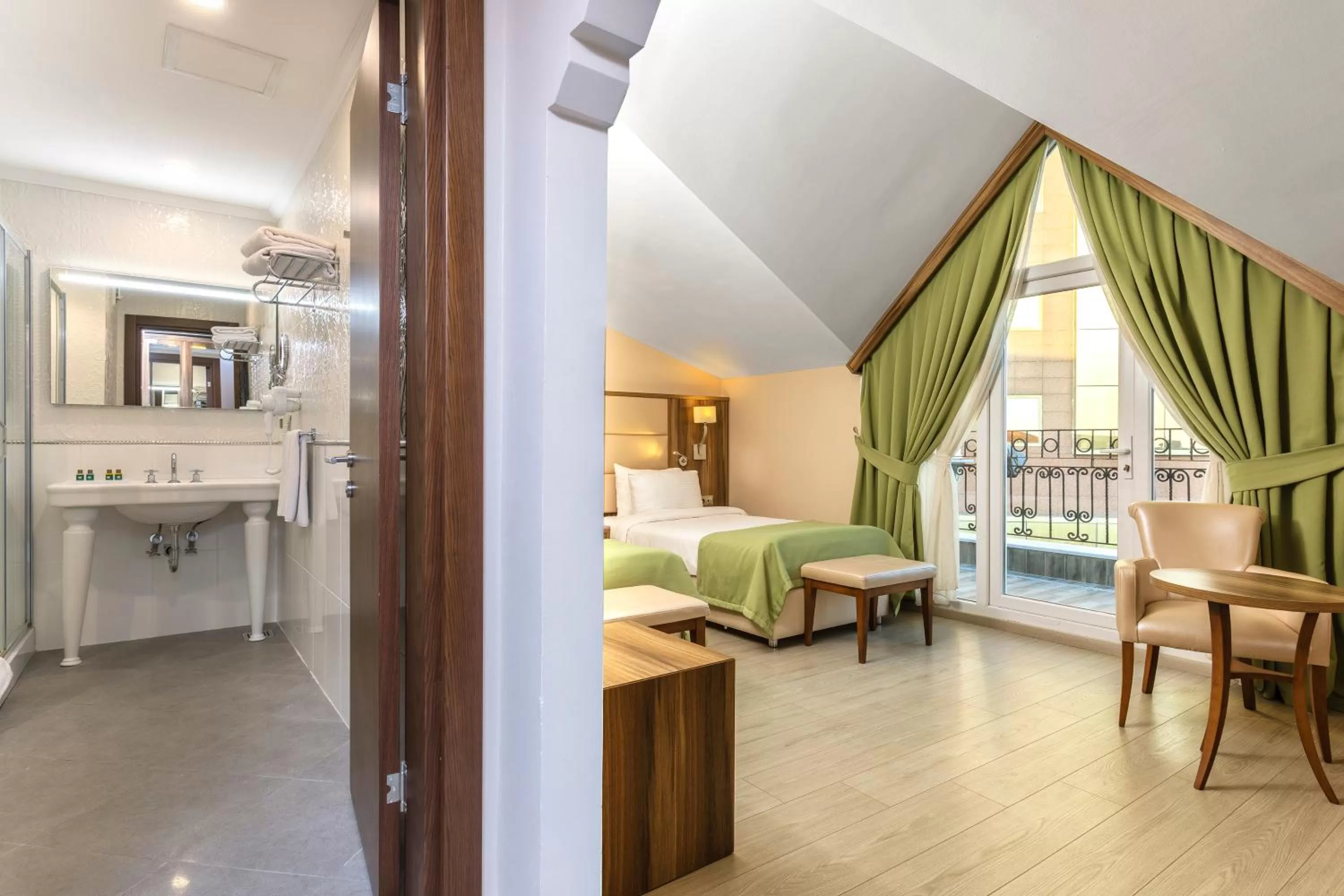 Photo of the whole room in Kumburgaz Marin Princess Hotel