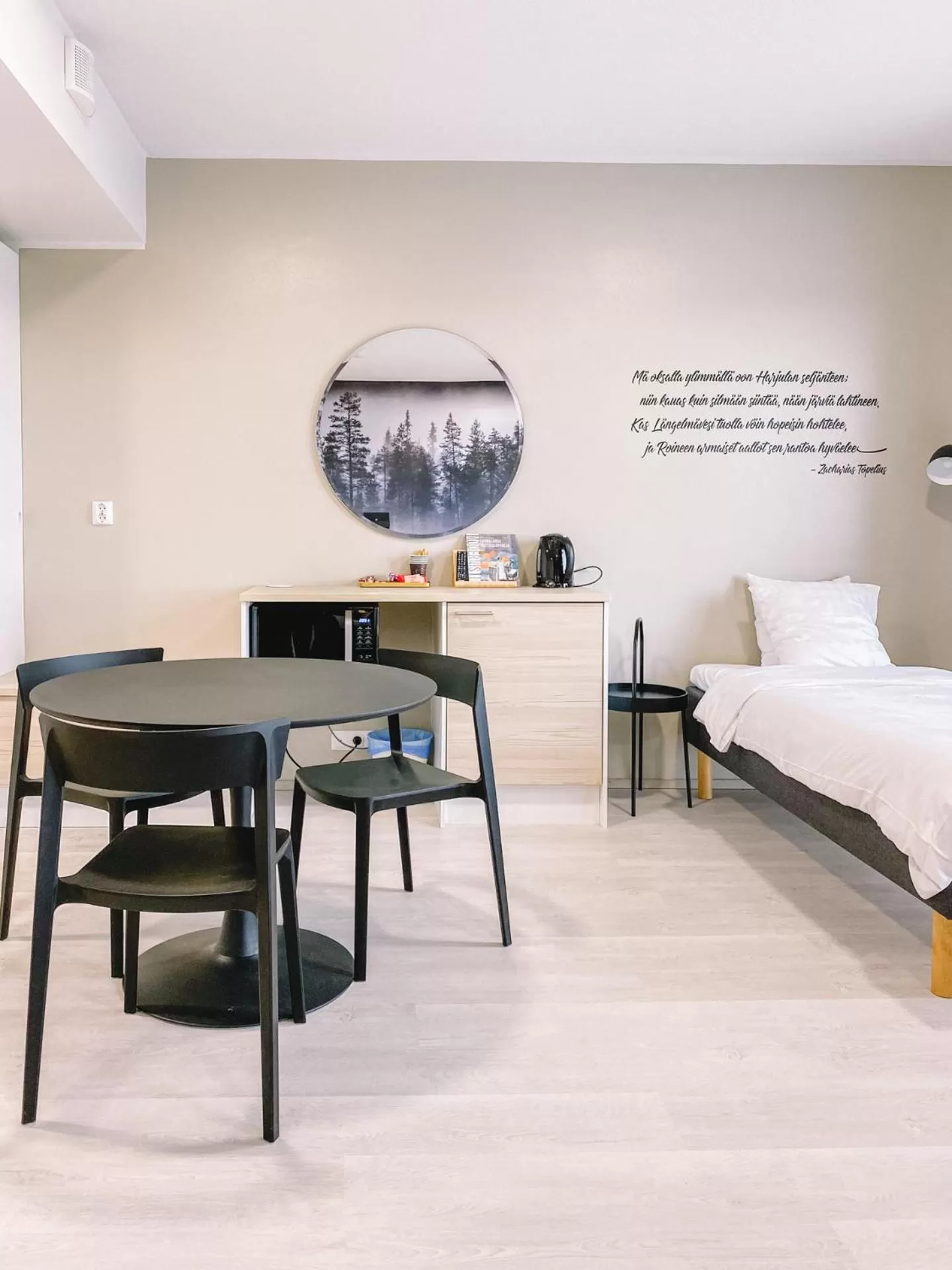 Bed in Hotelli Kuohu Kangasala - Hotel and Apartments by UHANDA