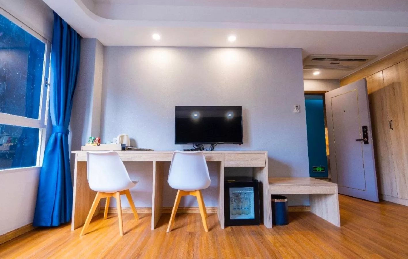 TV and multimedia in Sapphire Hotel Silom Bangkok